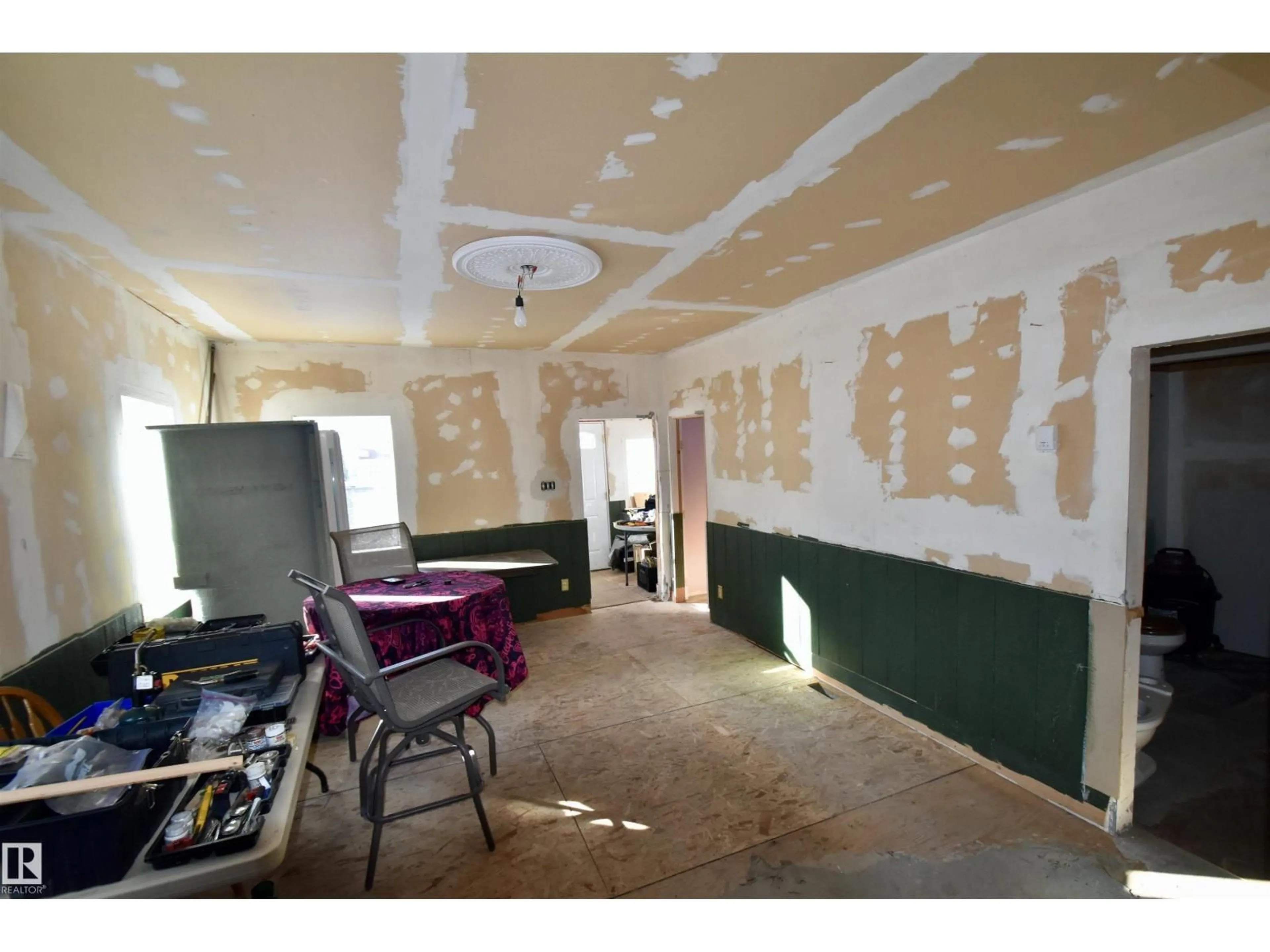 A pic of a room for 5207 PYROGY DR, Glendon Alberta T0A1P0