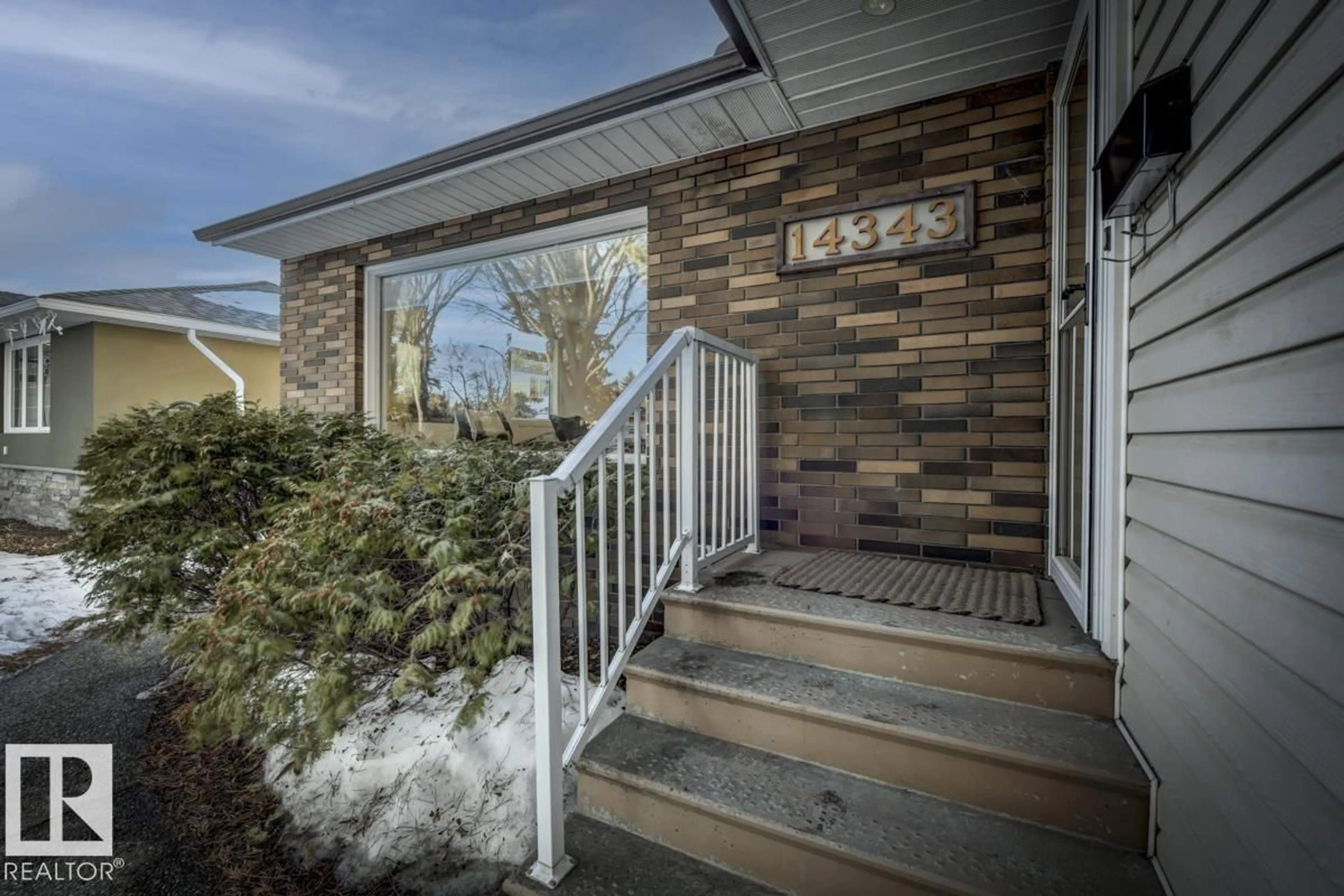 Unknown for 14343 92A AV, Edmonton Alberta T5R5E3