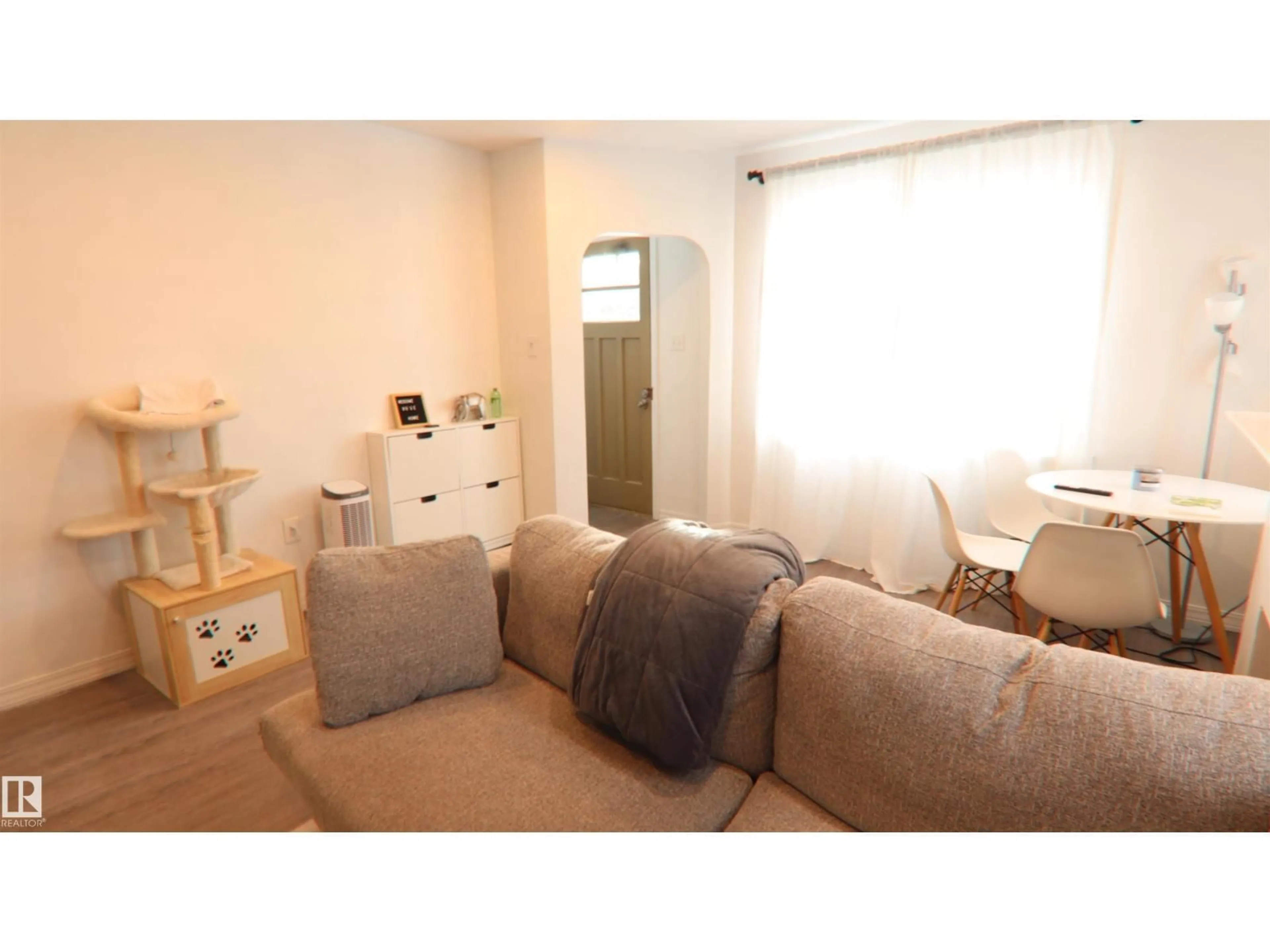 A pic of a room for 11161 67 ST, Edmonton Alberta T5B1K7