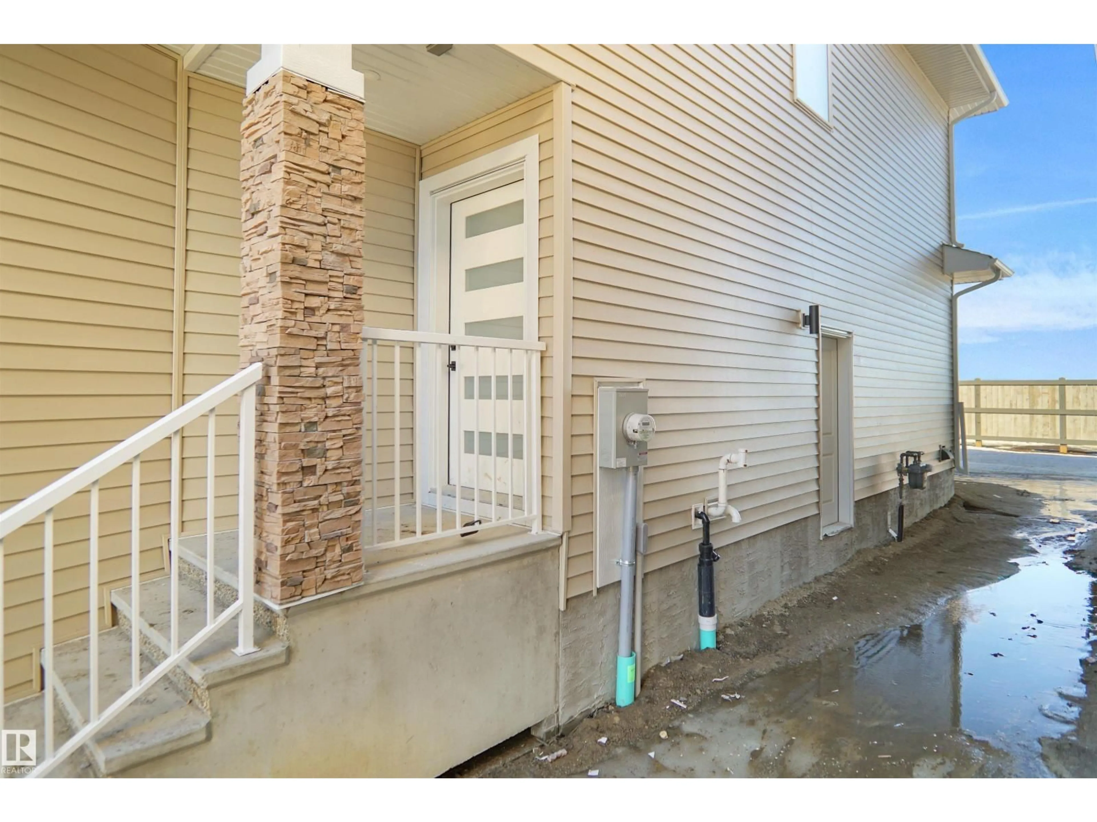 Indoor foyer for 26 AXELWOOD CR, Spruce Grove Alberta T7X4G4