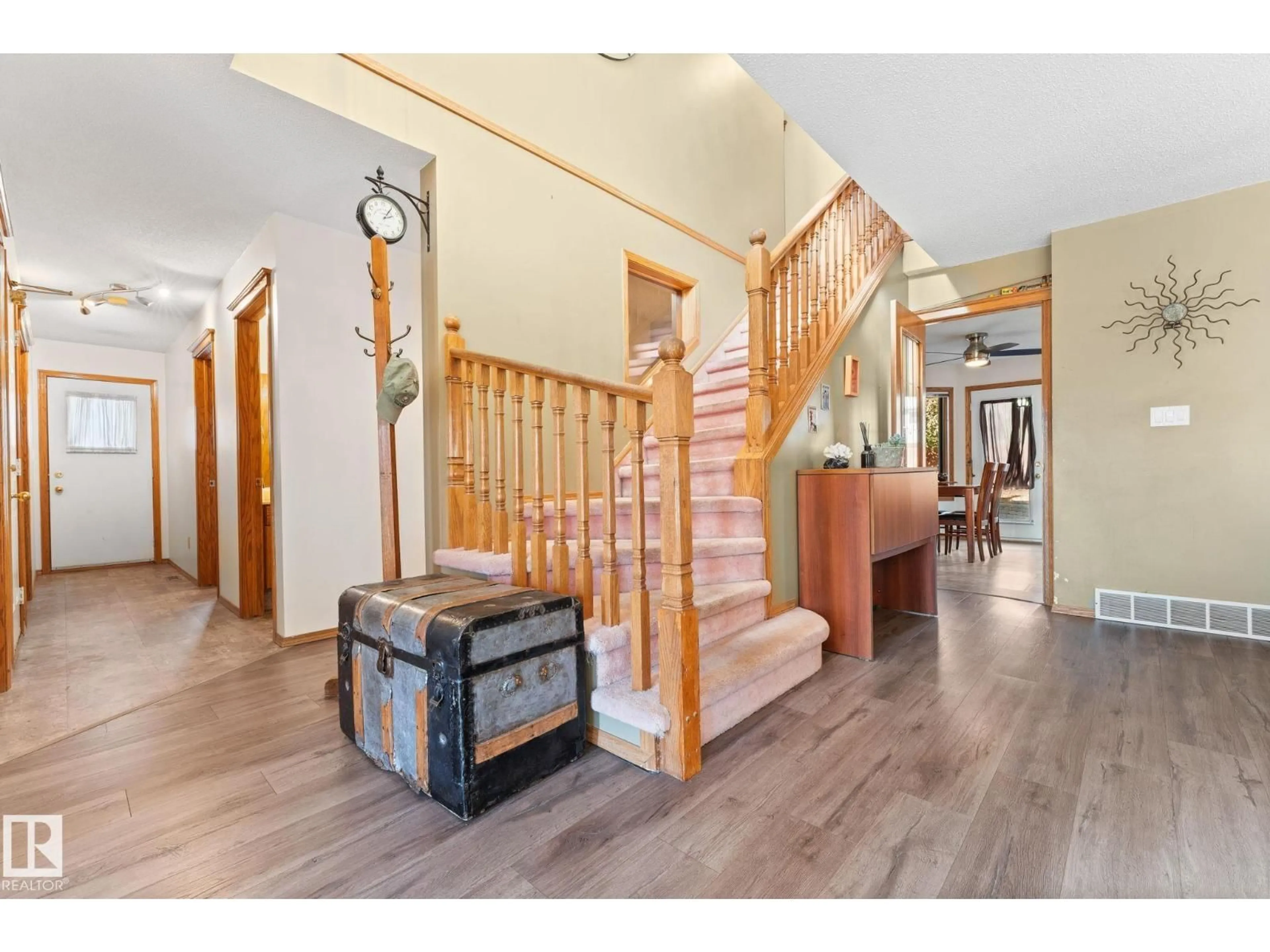 Indoor foyer for 6018 156 AV, Edmonton Alberta T5Y2M8