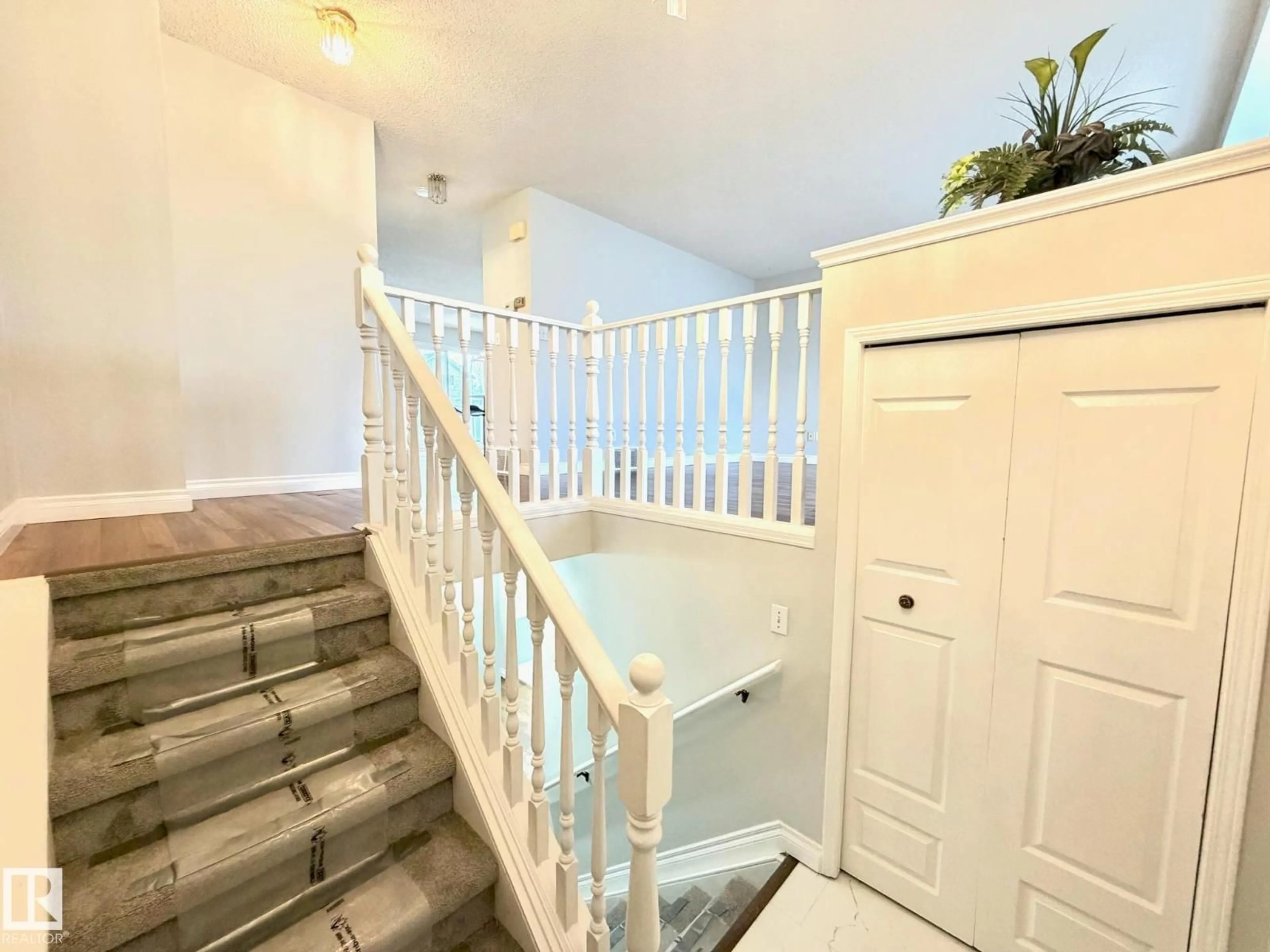 Unknown for #2 - 3311 58 ST, Edmonton Alberta T6L6X3