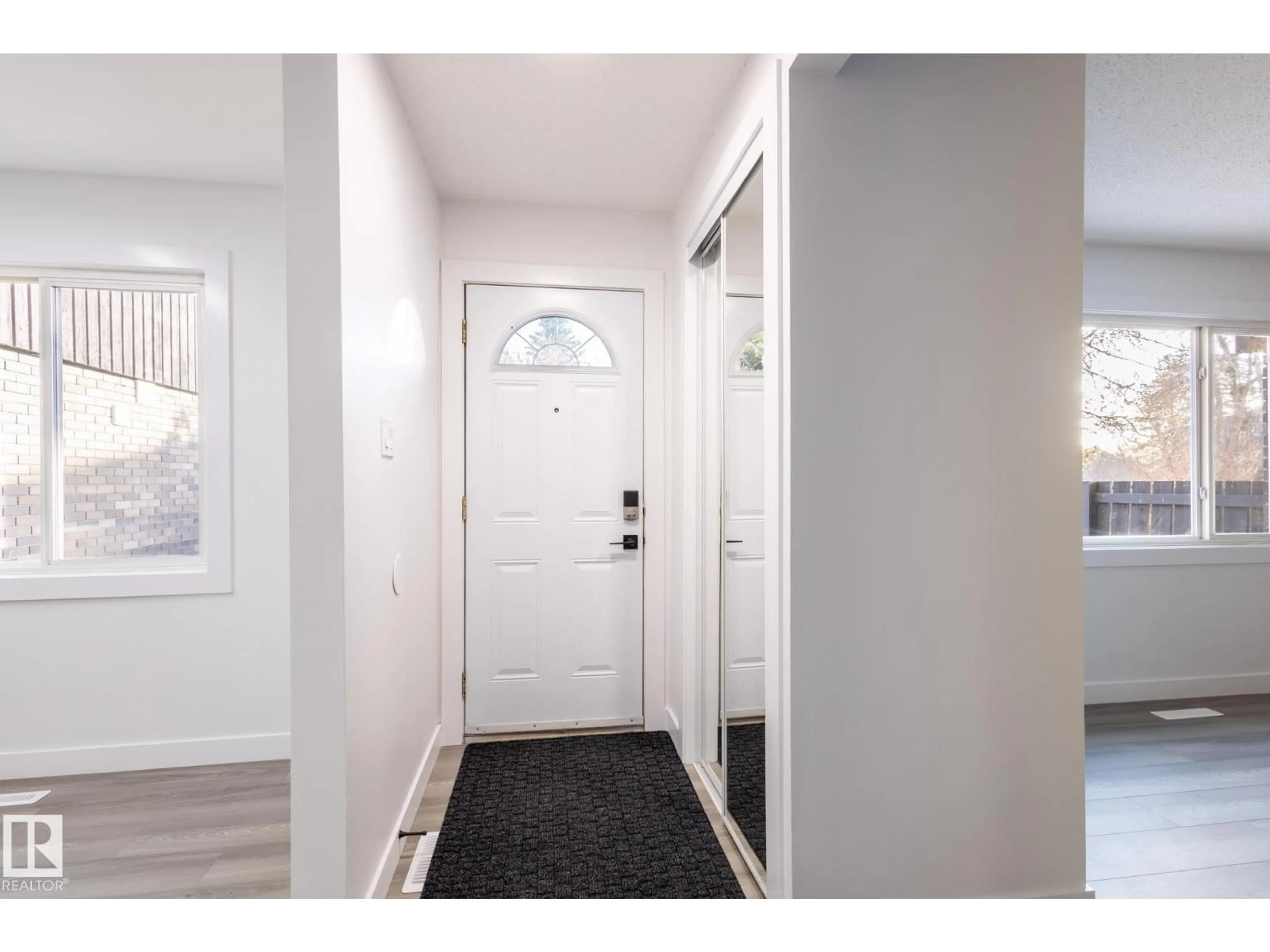 Indoor entryway for 130 ROSELAND VG, Edmonton Alberta T5E5R6