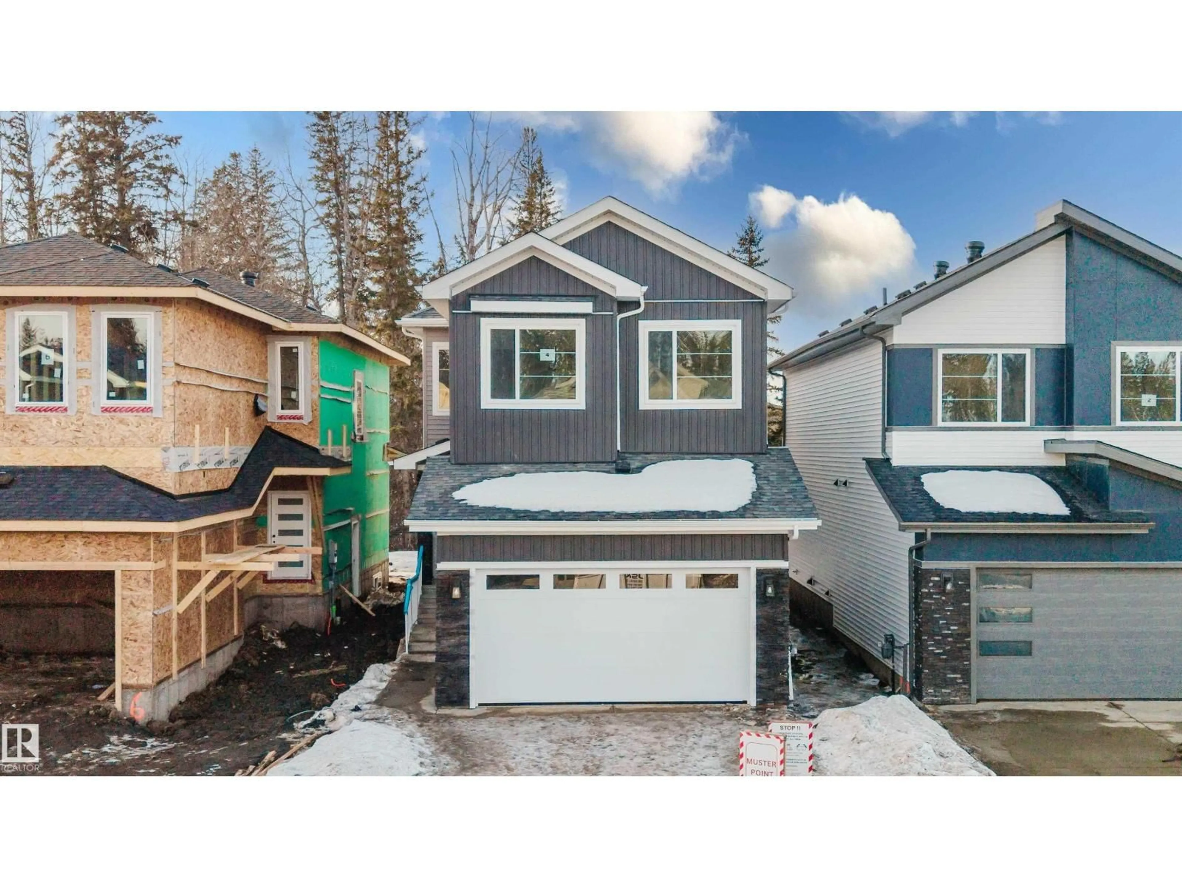 Home with vinyl exterior material, street for 4 MEADOWGROVE LD, Spruce Grove Alberta T7X0W2