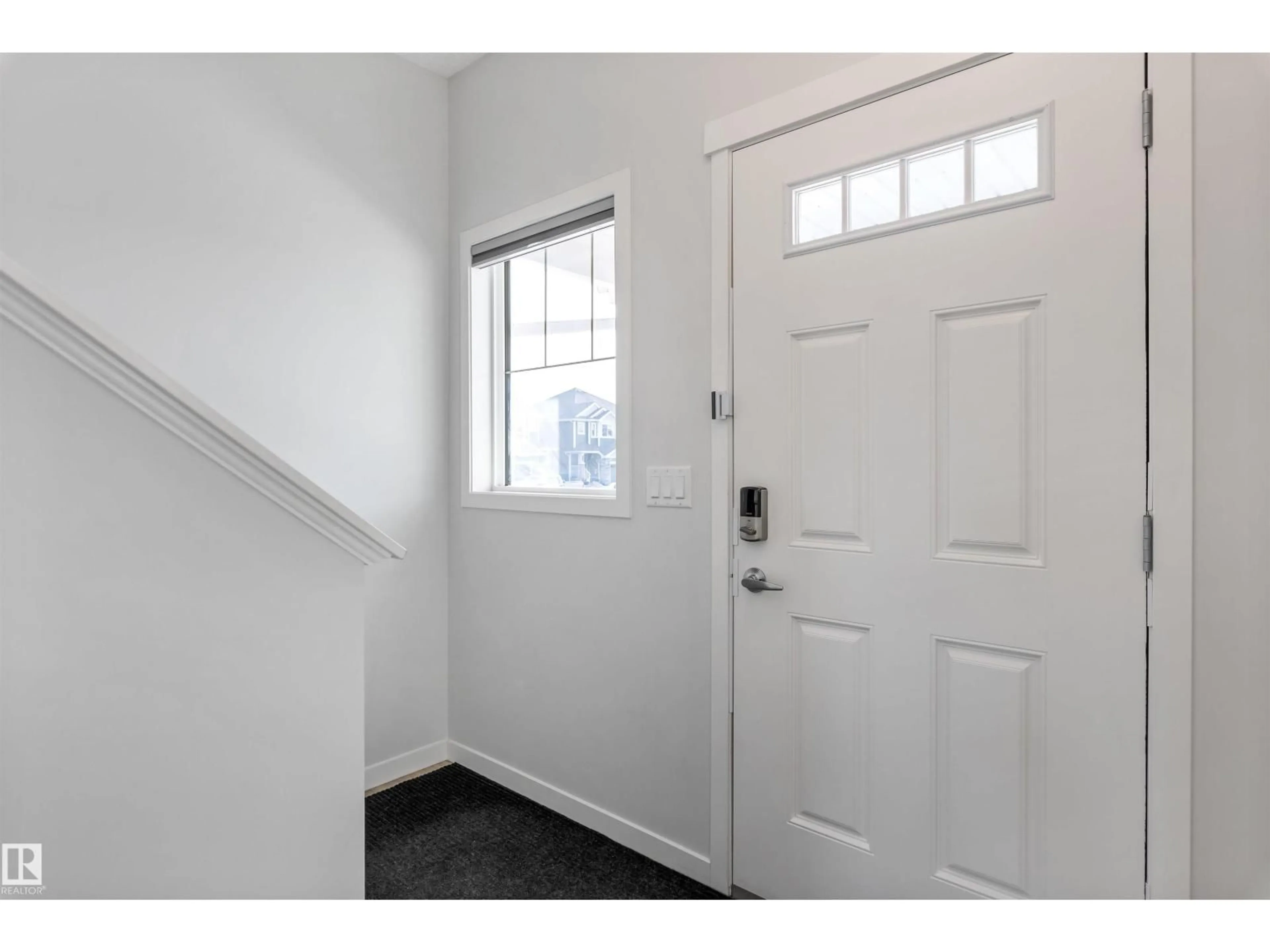 Indoor entryway for 579 EBBERS WY, Edmonton Alberta T5Y3T8