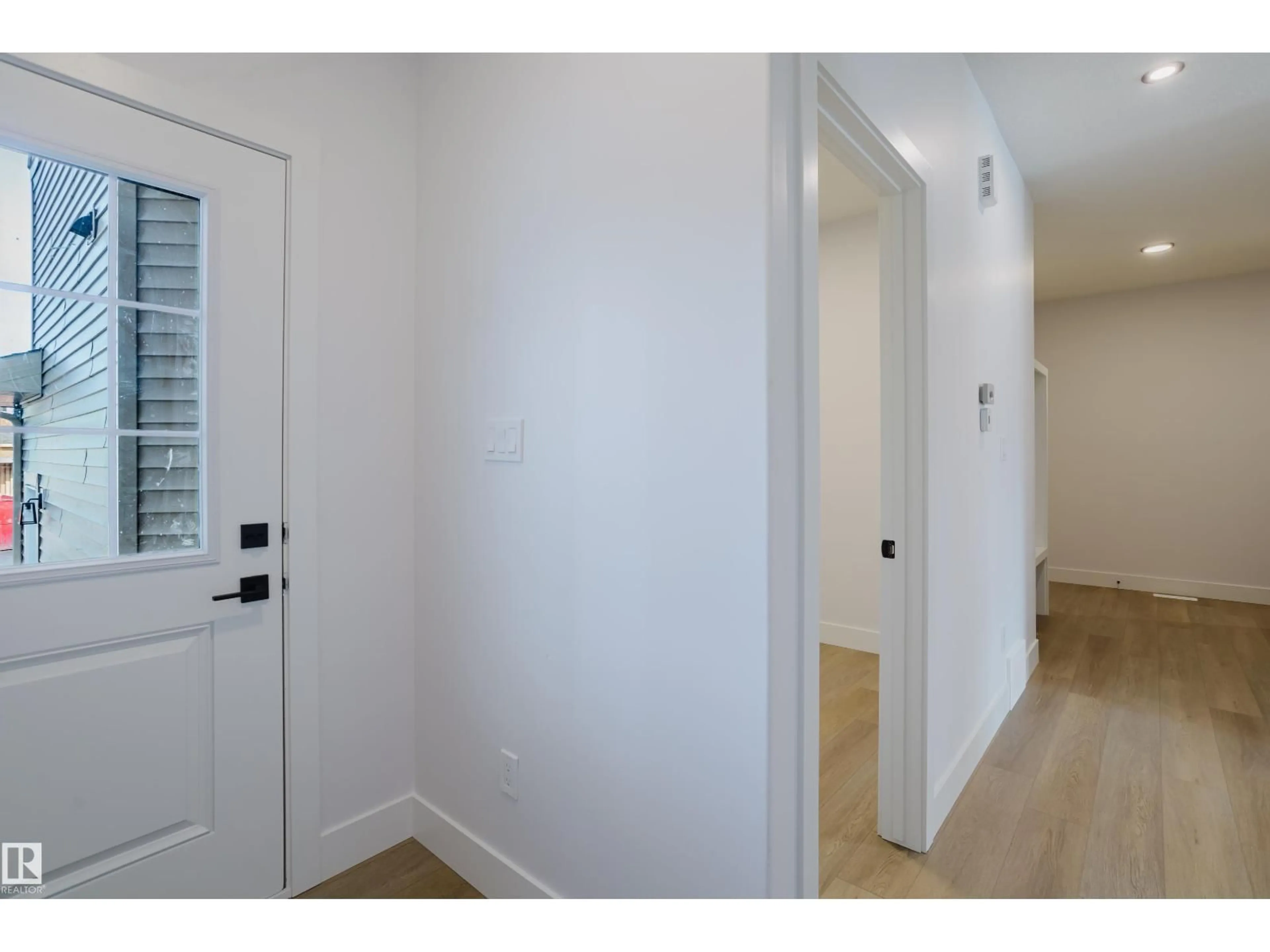 Indoor entryway for 26 MEADOWGROVE LD, Spruce Grove Alberta T7X0W2