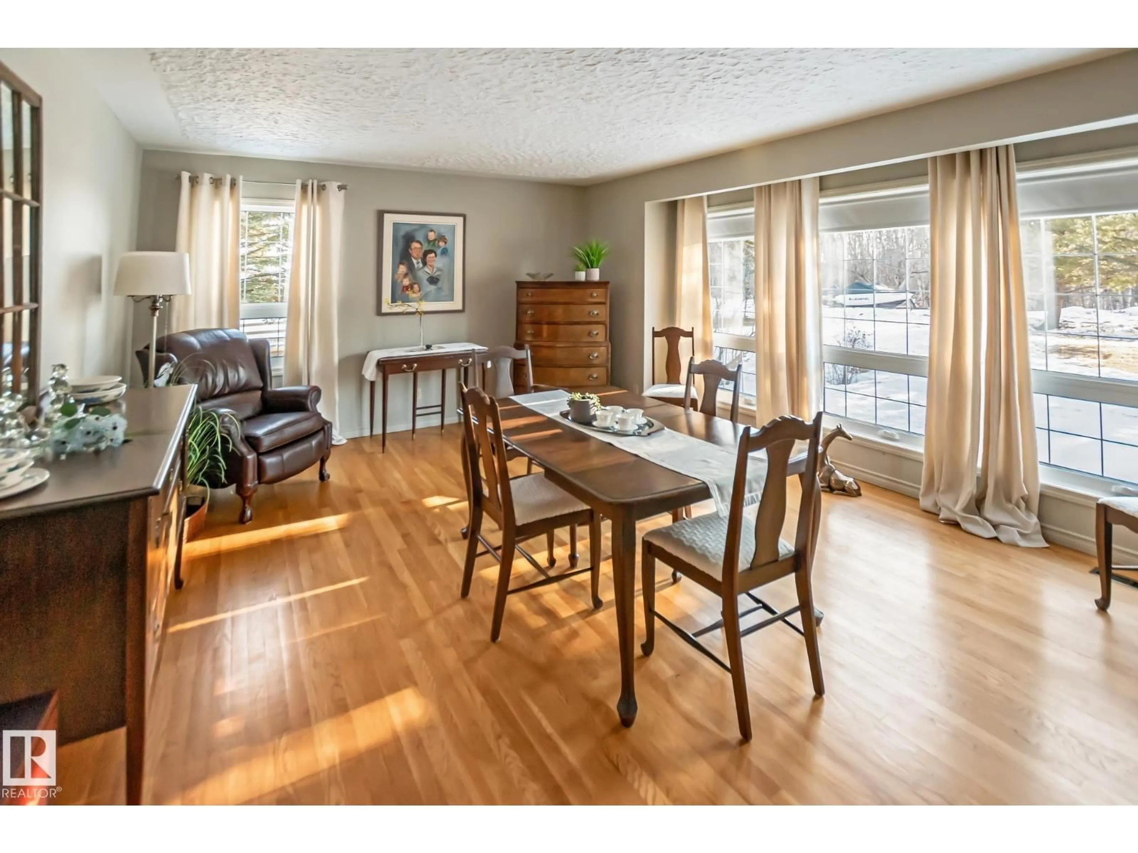 Dining room, wood/laminate floor for 60312 RGE RD 471, Rural Bonnyville M.D. Alberta T9N2H9