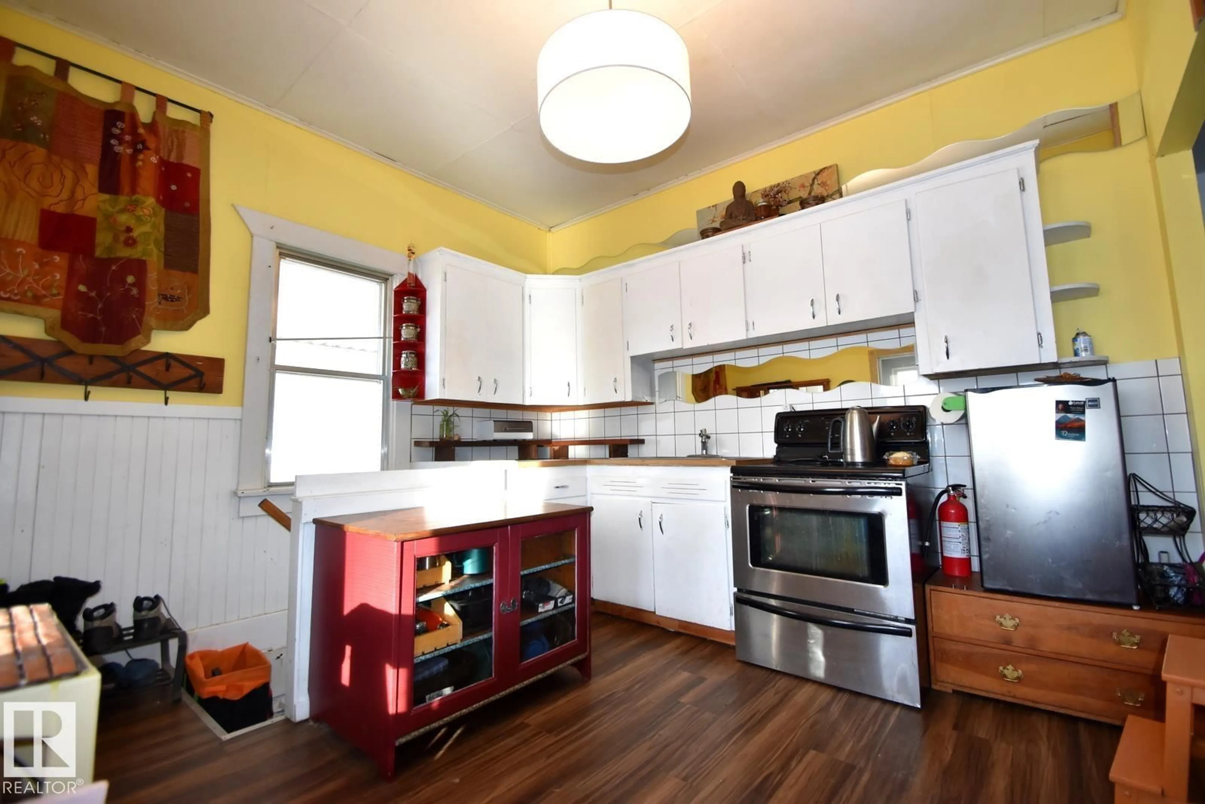 Open concept kitchen, wood/laminate floor for 4808 50B AV, Waskatenau Alberta T0A3P0