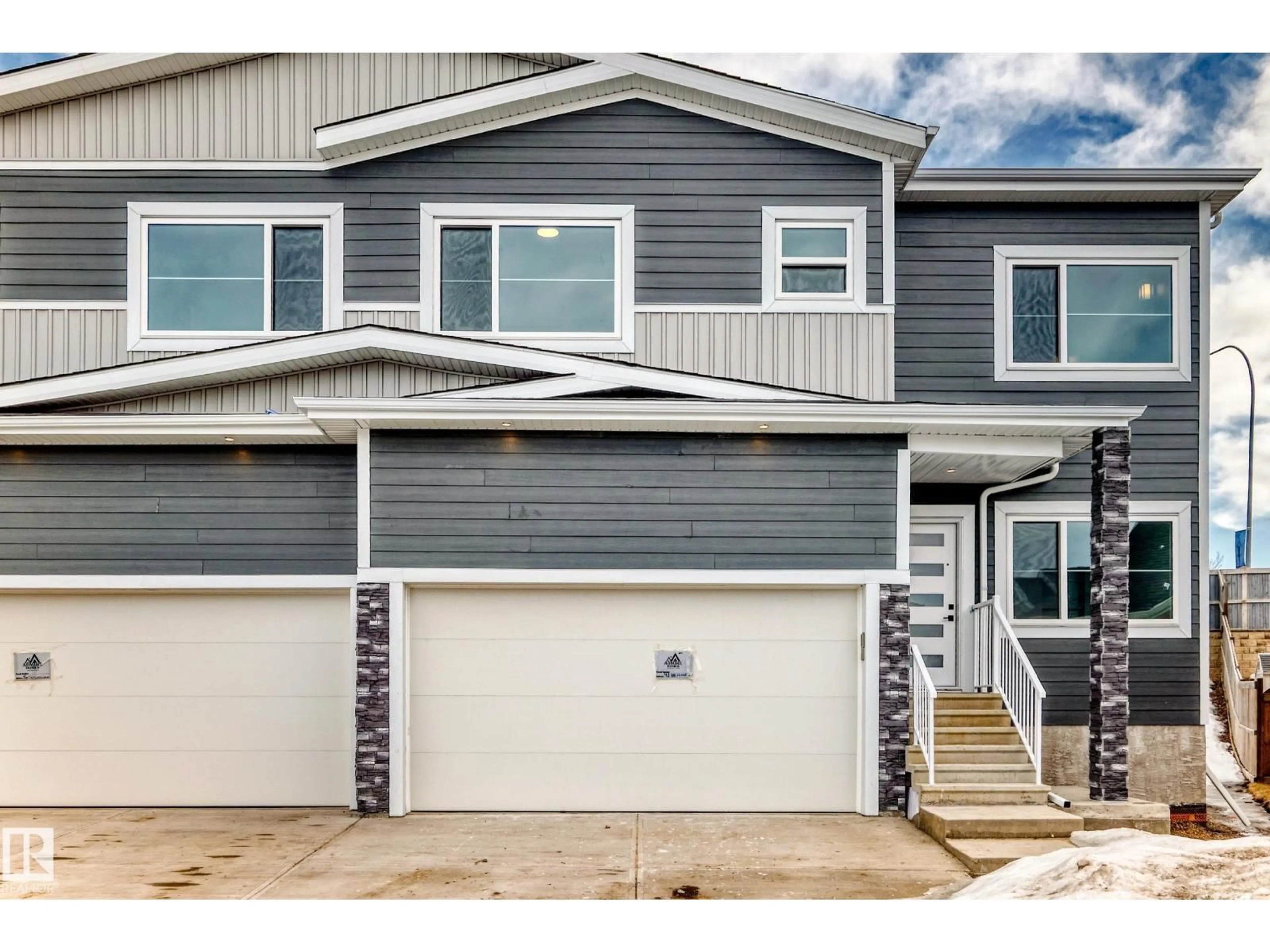 Home with vinyl exterior material, street for 48 HAZELWOOD LN, Spruce Grove Alberta T7X0R7