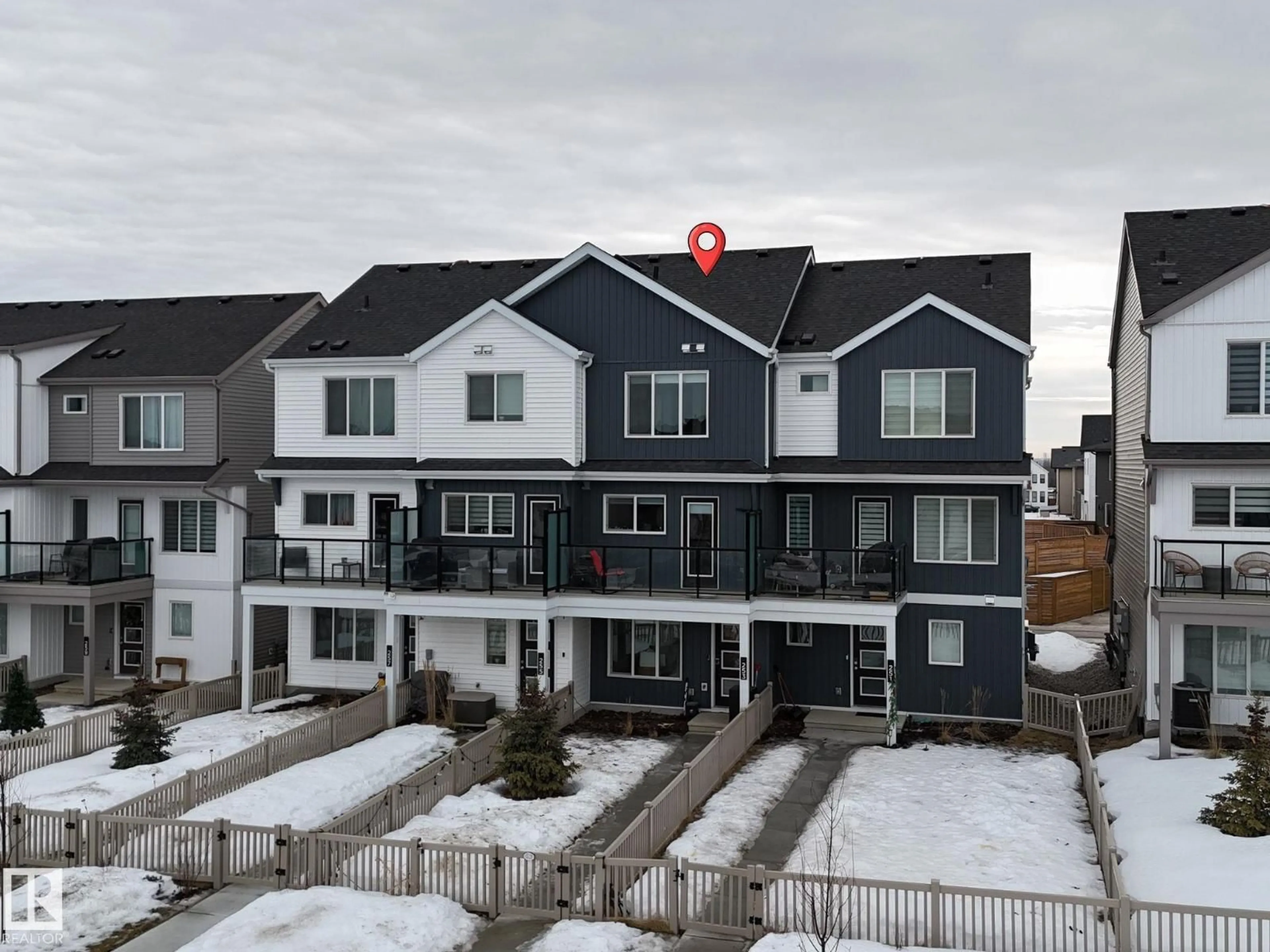 A pic from outside/outdoor area/front of a property/back of a property/a pic from drone, unknown for 253 MARQUIS BV, Edmonton Alberta T5Y4E7