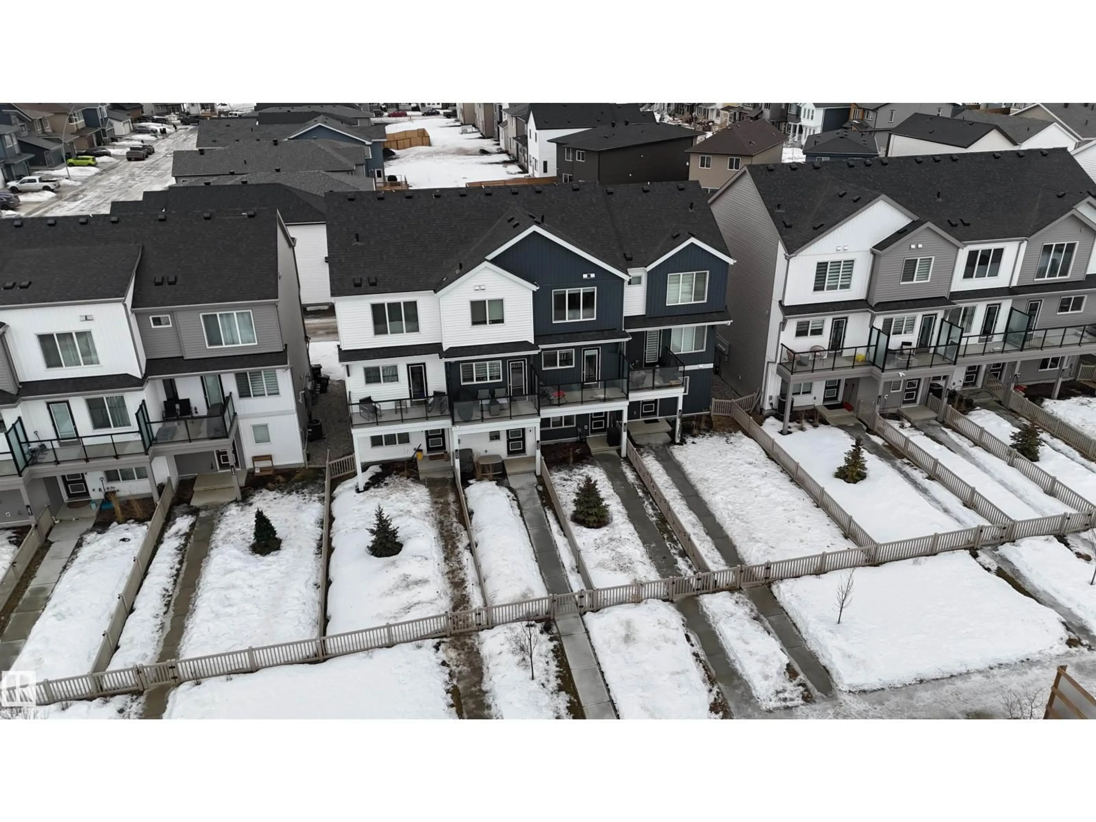 A pic from outside/outdoor area/front of a property/back of a property/a pic from drone, unknown for 253 MARQUIS BV, Edmonton Alberta T5Y4E7