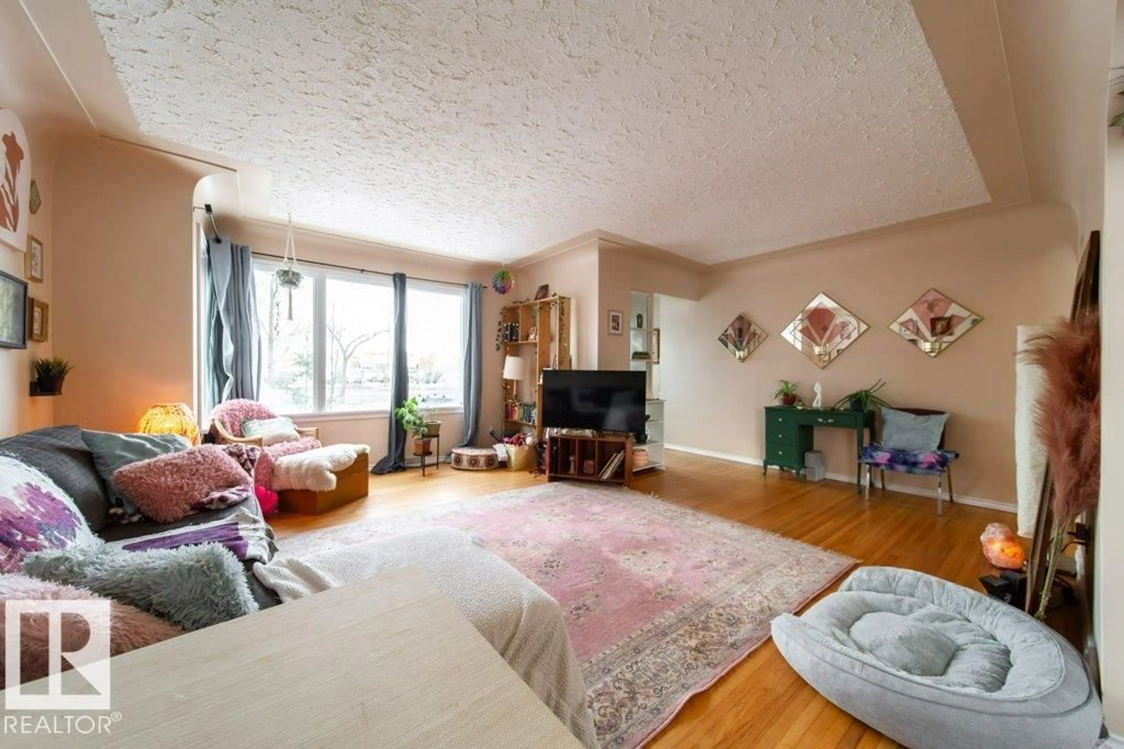 Living room with furniture, unknown for 11235 GROAT RD, Edmonton Alberta T5M3K2