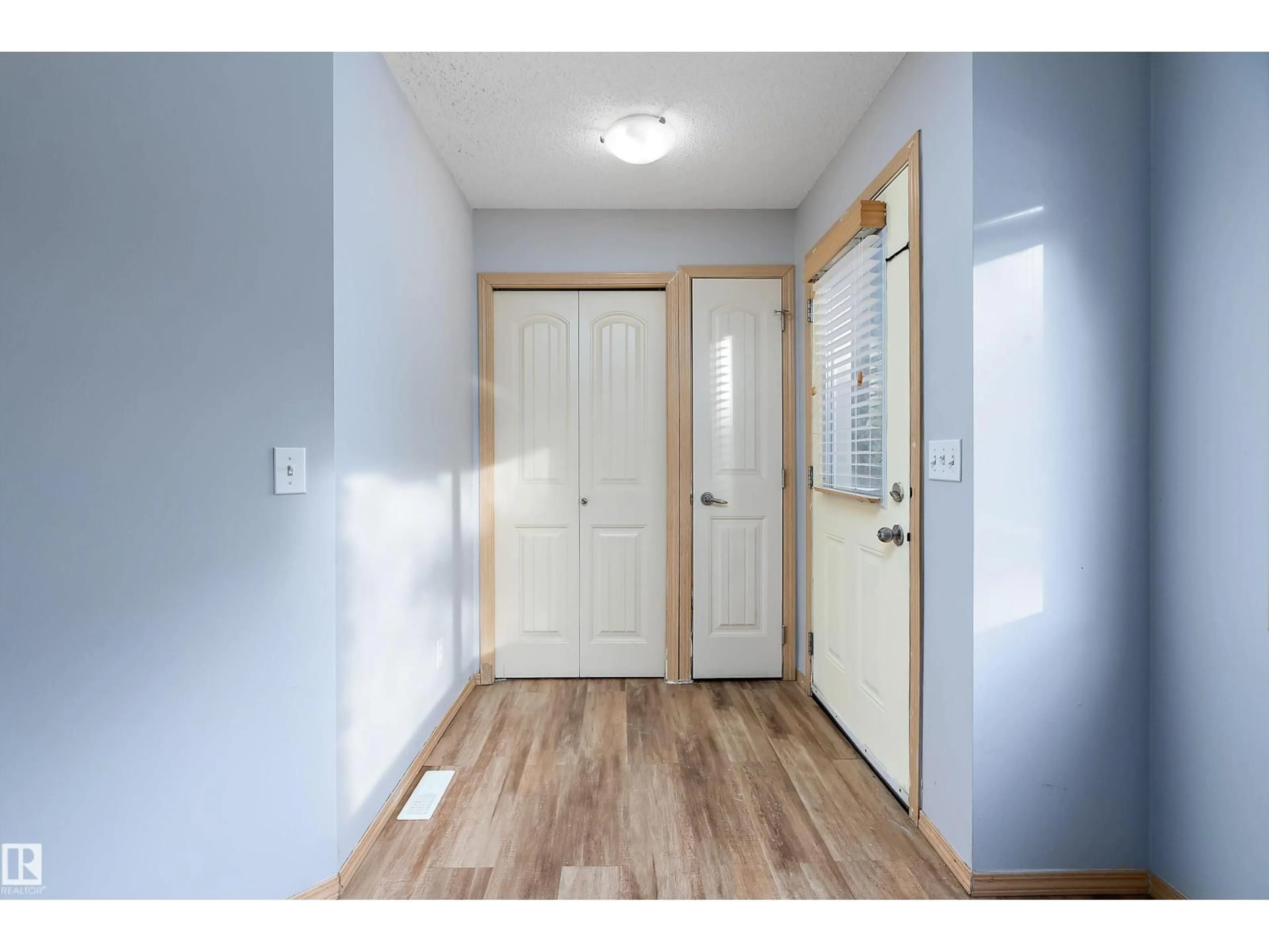 Indoor entryway for #65 - 604 62 ST, Edmonton Alberta T6X0K4