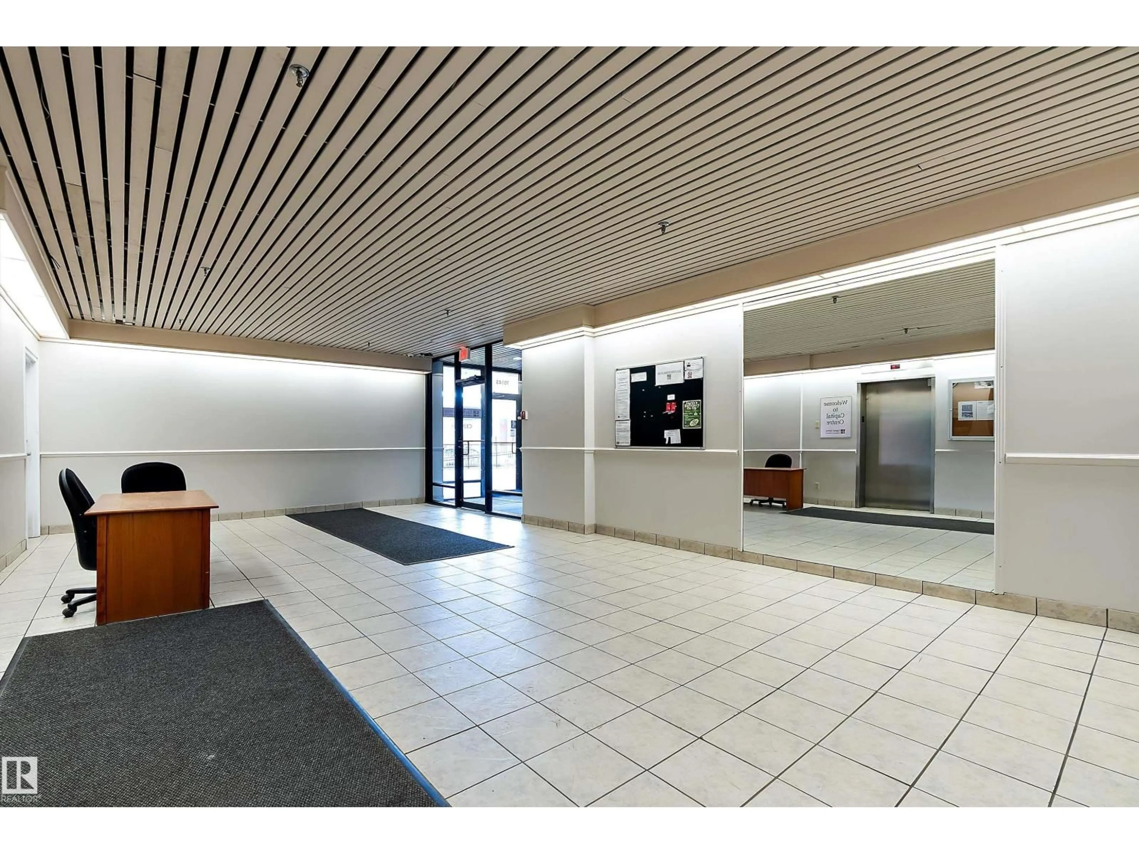Indoor foyer for 901 - 10145 109 ST, Edmonton Alberta T5J3M5