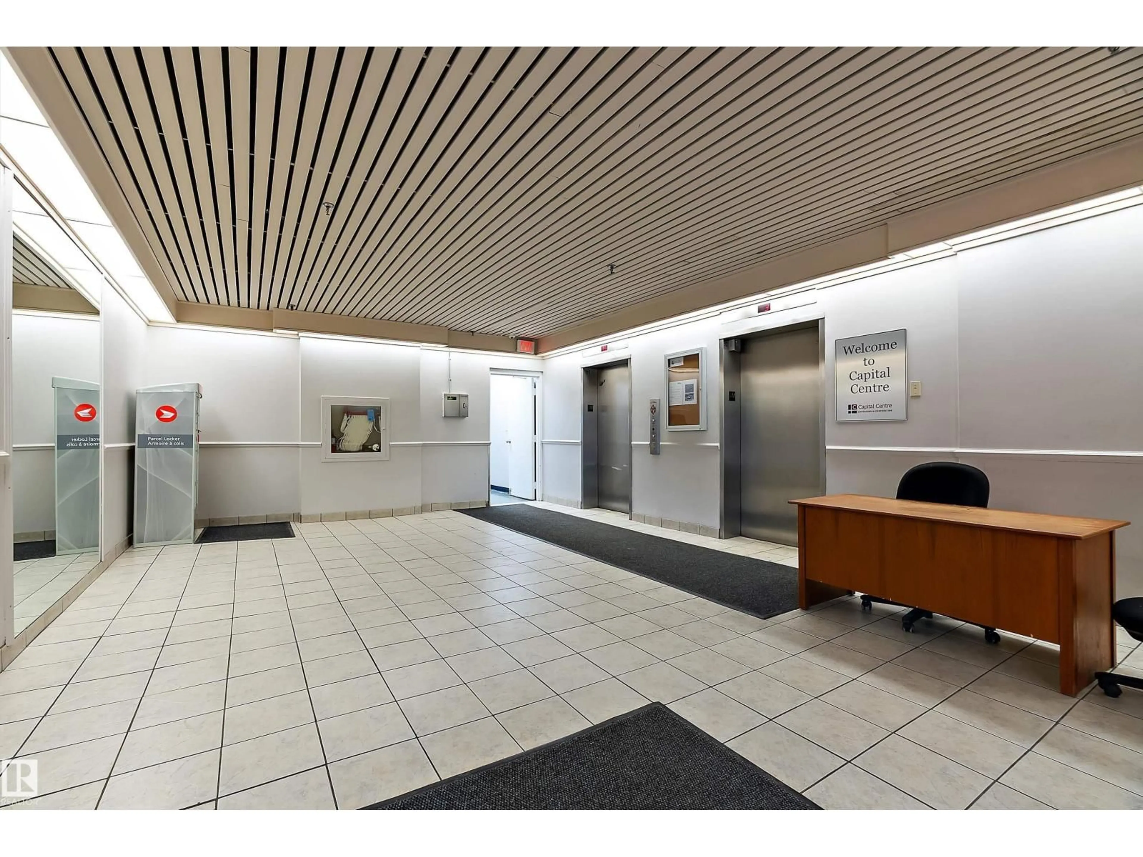 Indoor foyer for 901 - 10145 109 ST, Edmonton Alberta T5J3M5