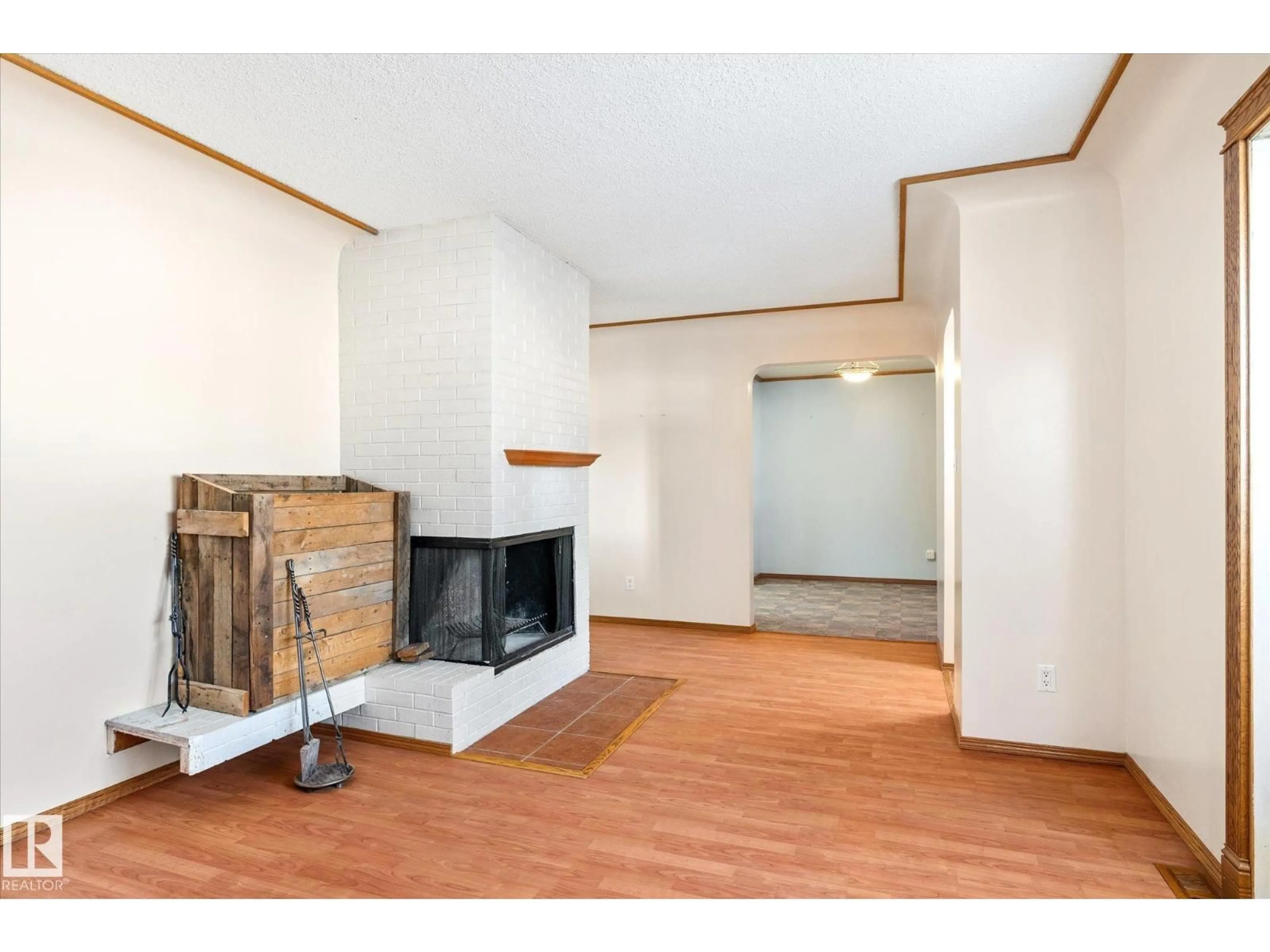 A pic of a room for 12232 135 ST, Edmonton Alberta T5L1X1