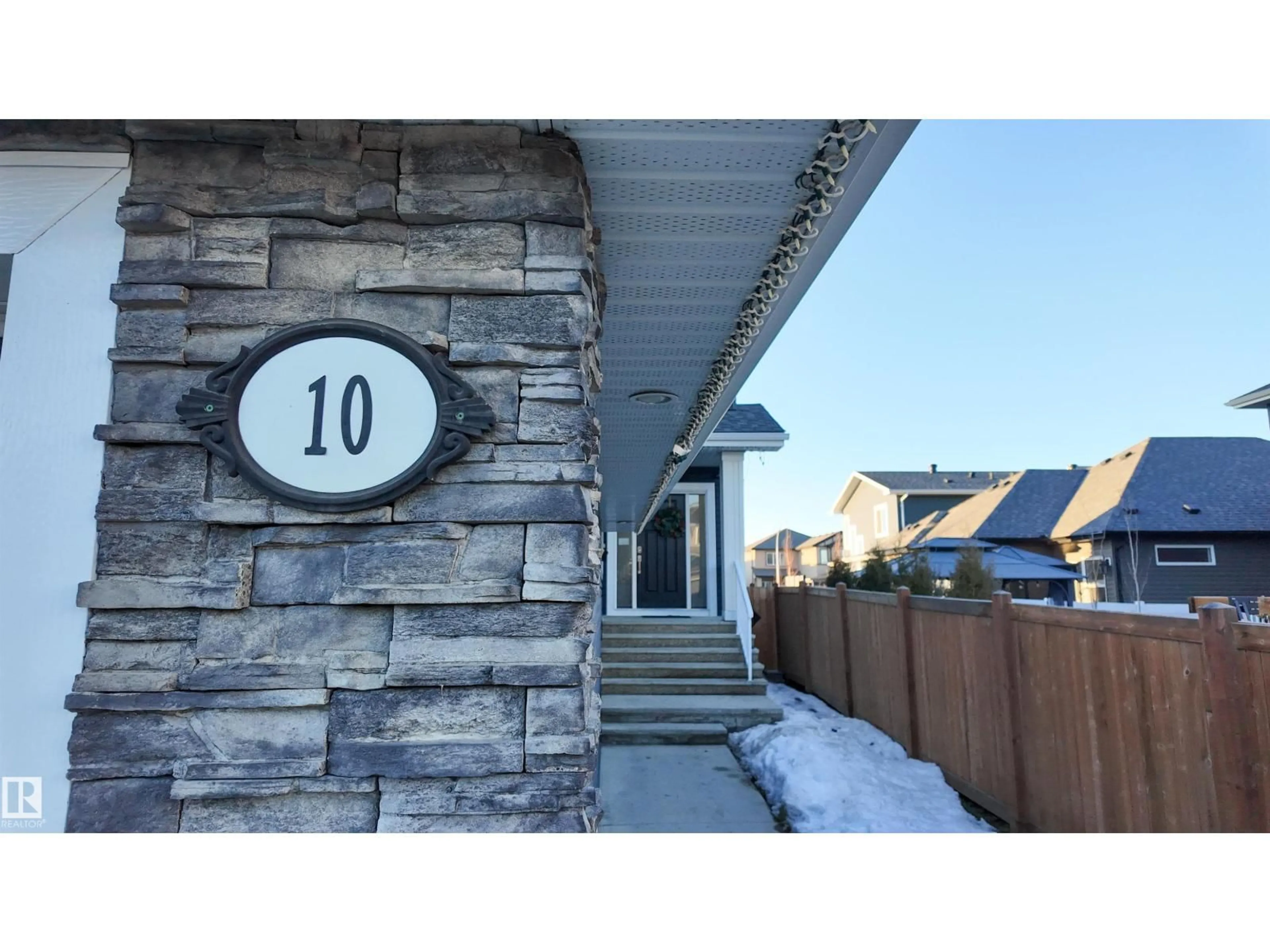 Indoor entryway for 10 MOBERG CL, Leduc Alberta T9E1E5