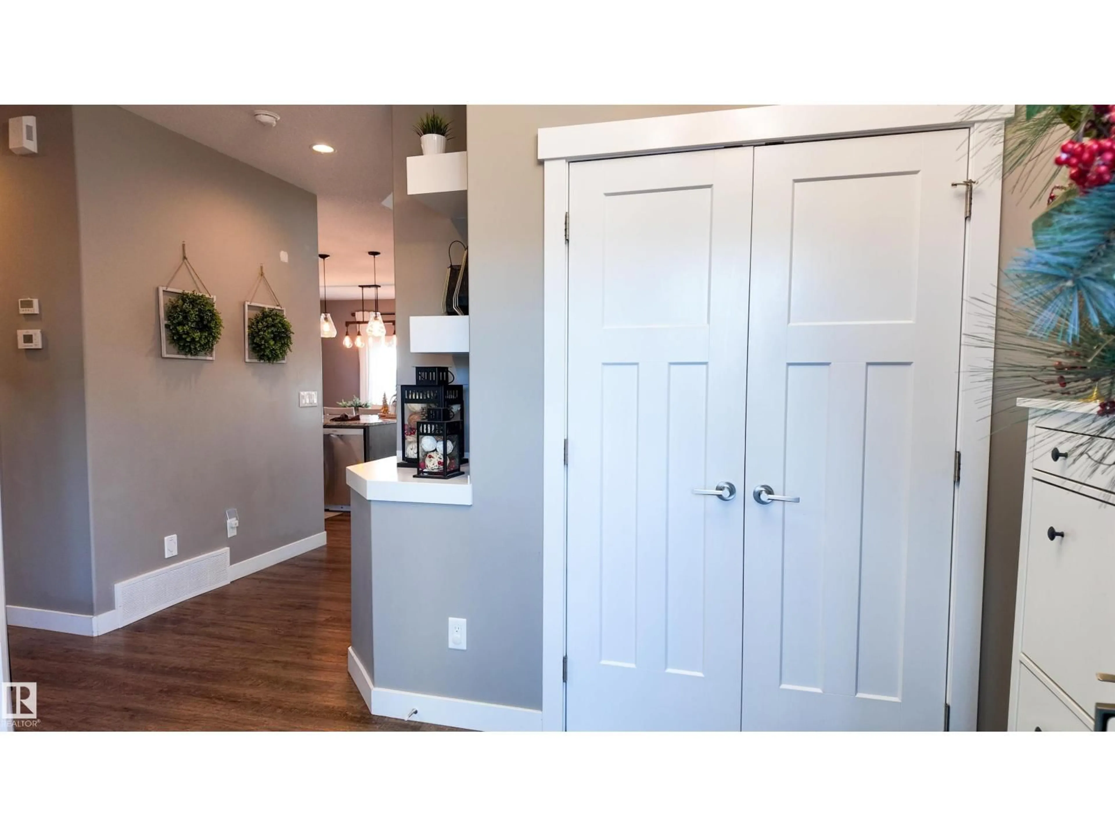Indoor entryway for 10 MOBERG CL, Leduc Alberta T9E1E5