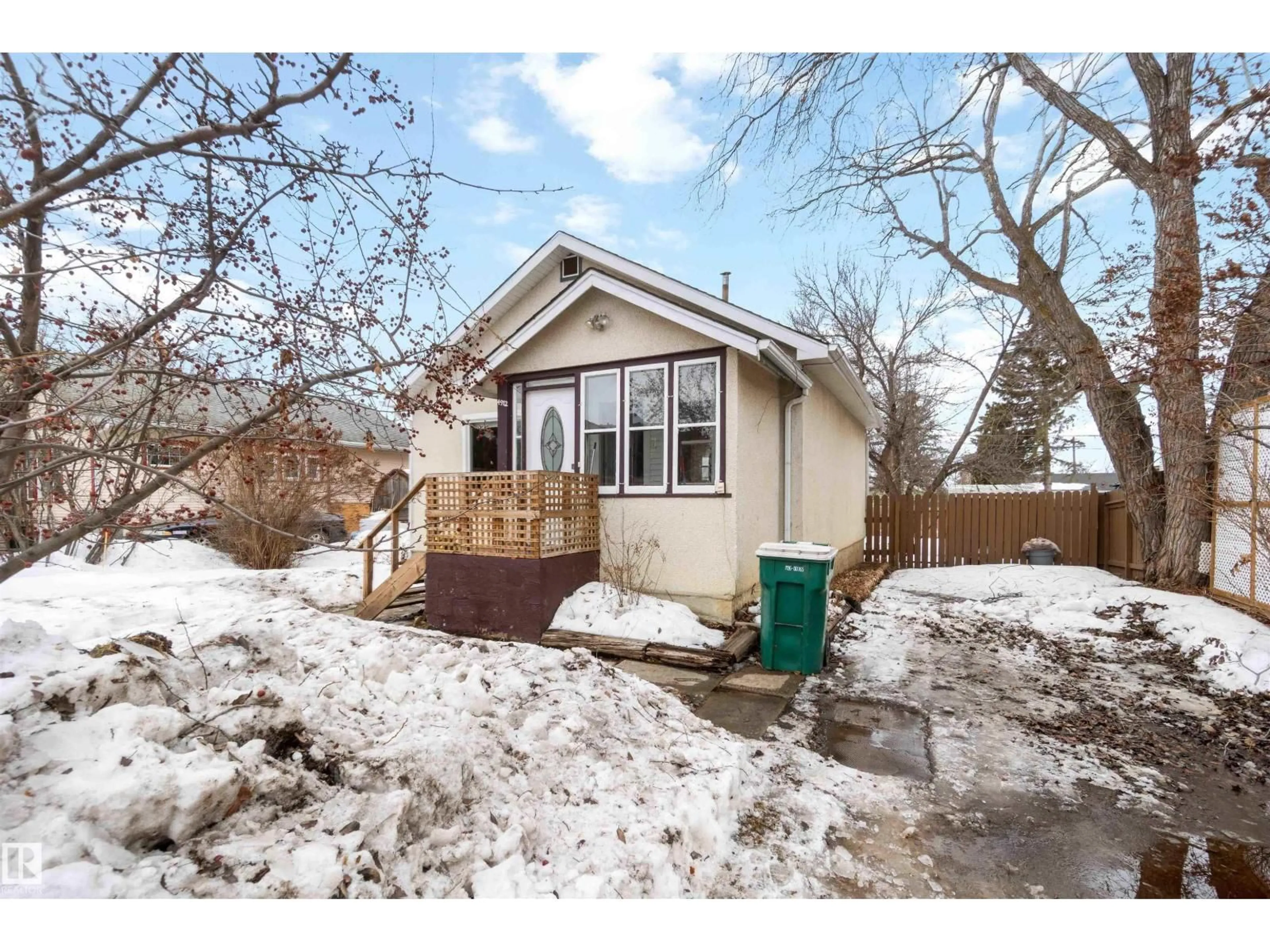 Unknown for 4912 50 ST, Gibbons Alberta T0A1N0