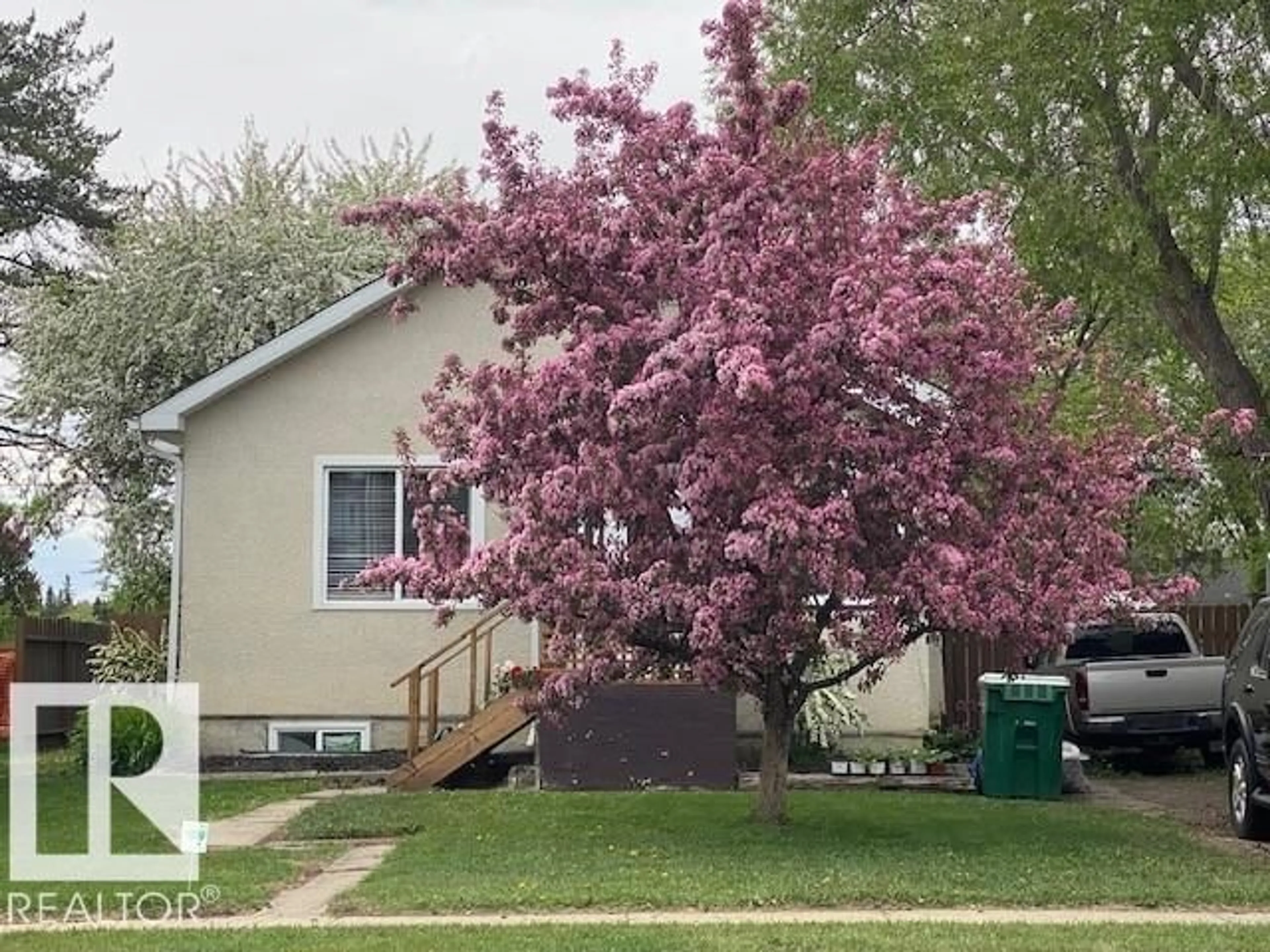 Unknown for 4912 50 ST, Gibbons Alberta T0A1N0