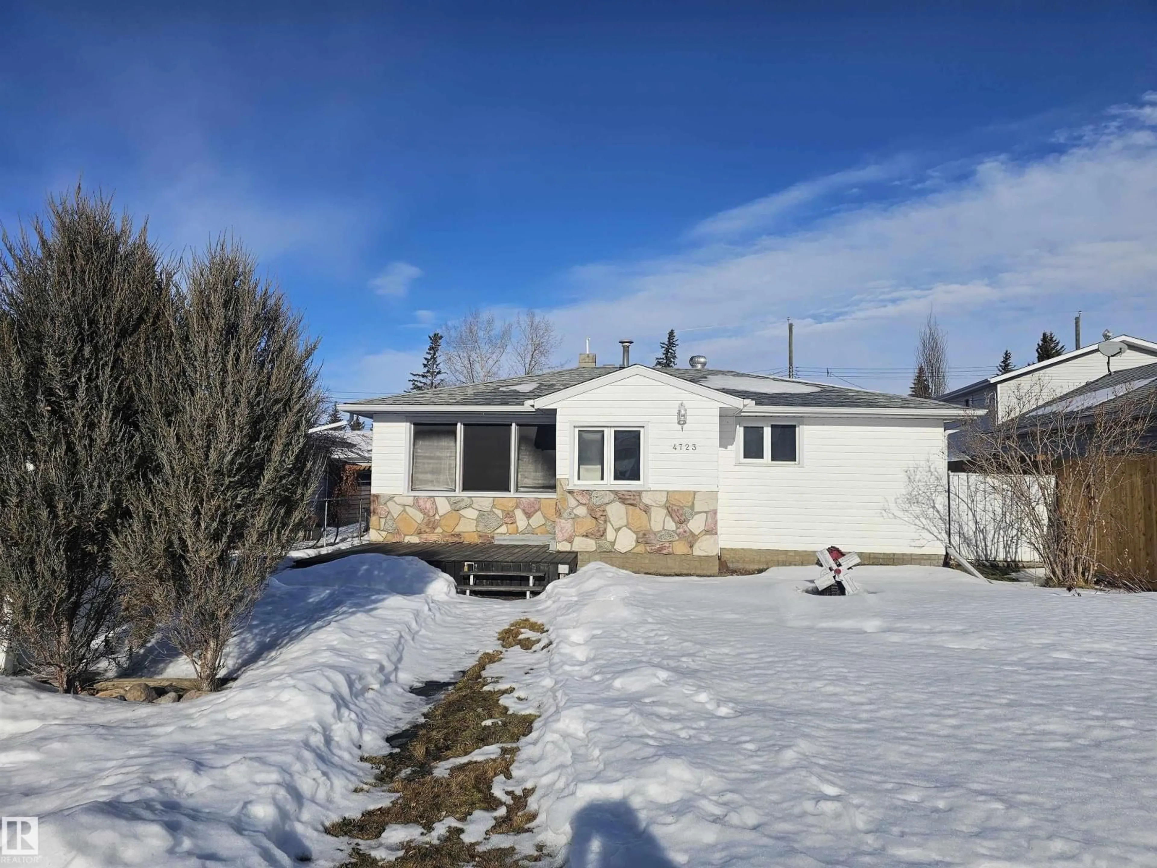 A pic from outside/outdoor area/front of a property/back of a property/a pic from drone, unknown for 4723 44 ST, Rural Lac Ste. Anne County Alberta T0E0A0