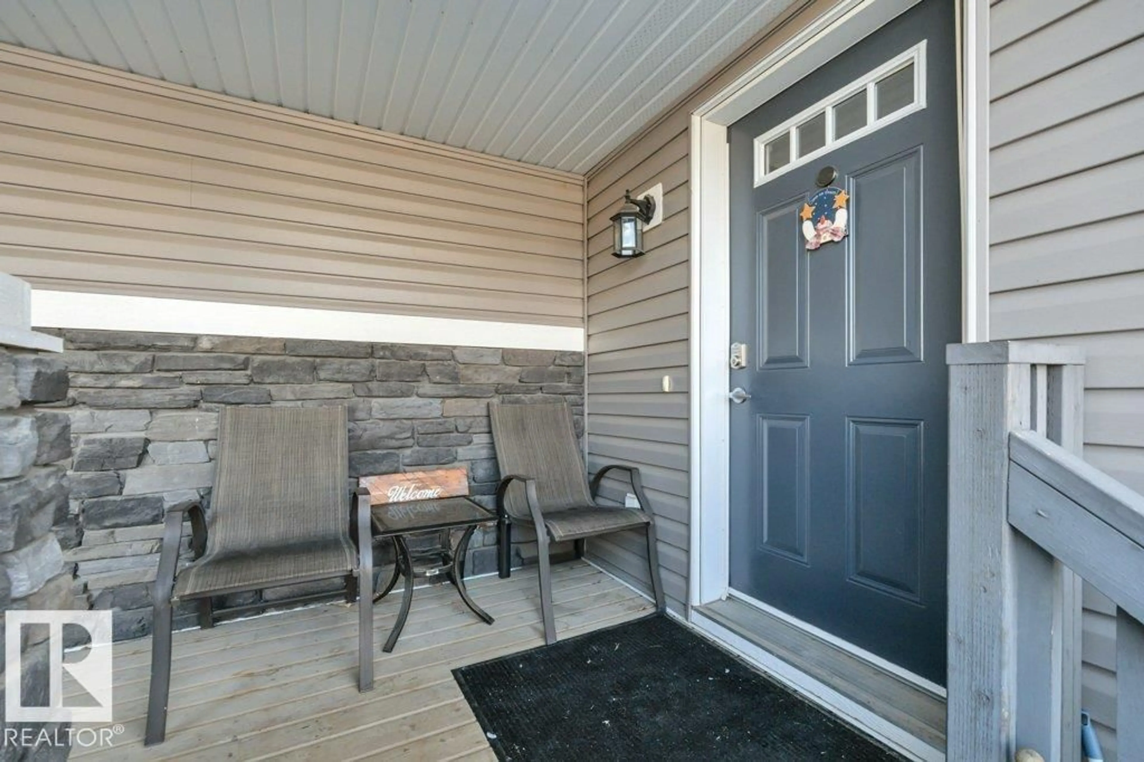 Indoor entryway for 497 CHAPPELLE DR, Edmonton Alberta T6W2B3