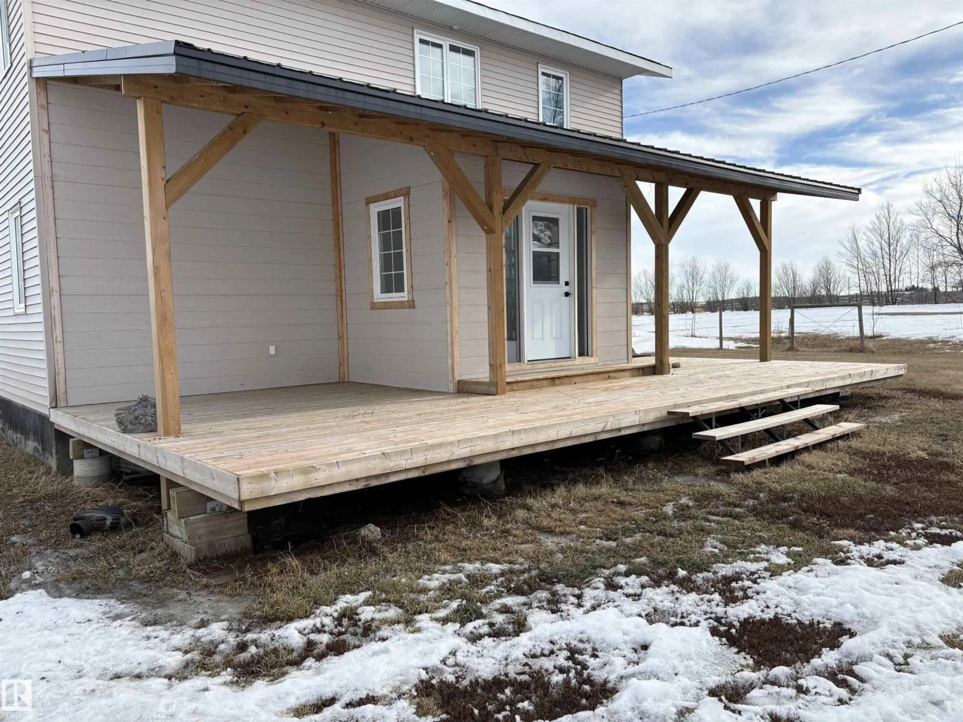 Patio, unknown for 51109 L RGE RD 190, Rural Beaver County Alberta T0B4J5