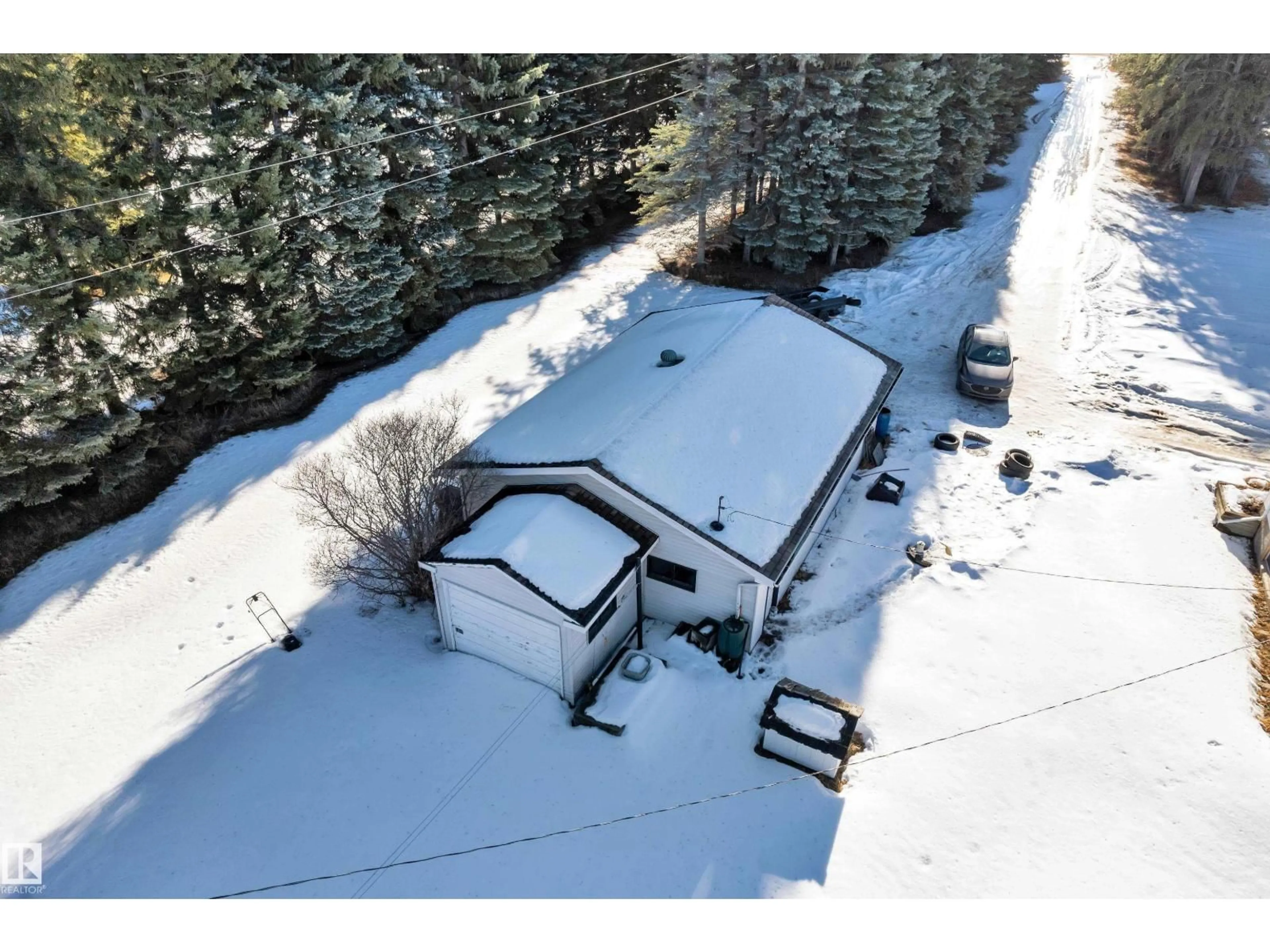 A pic from outside/outdoor area/front of a property/back of a property/a pic from drone, unknown for 20920 9 AV, Edmonton Alberta T6M2N9