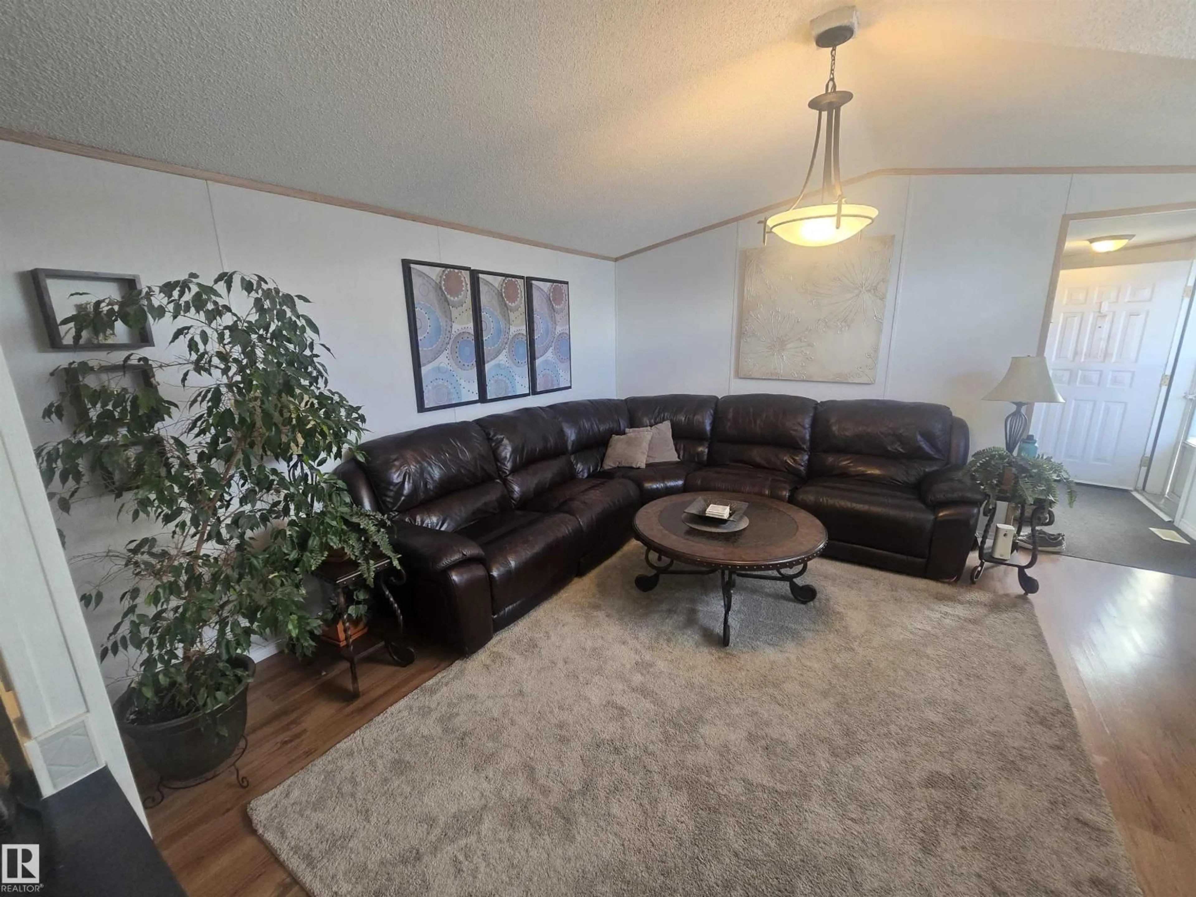 Living room with furniture, unknown for 678 EVERGREEN DR, Edmonton Alberta T5Y4M2