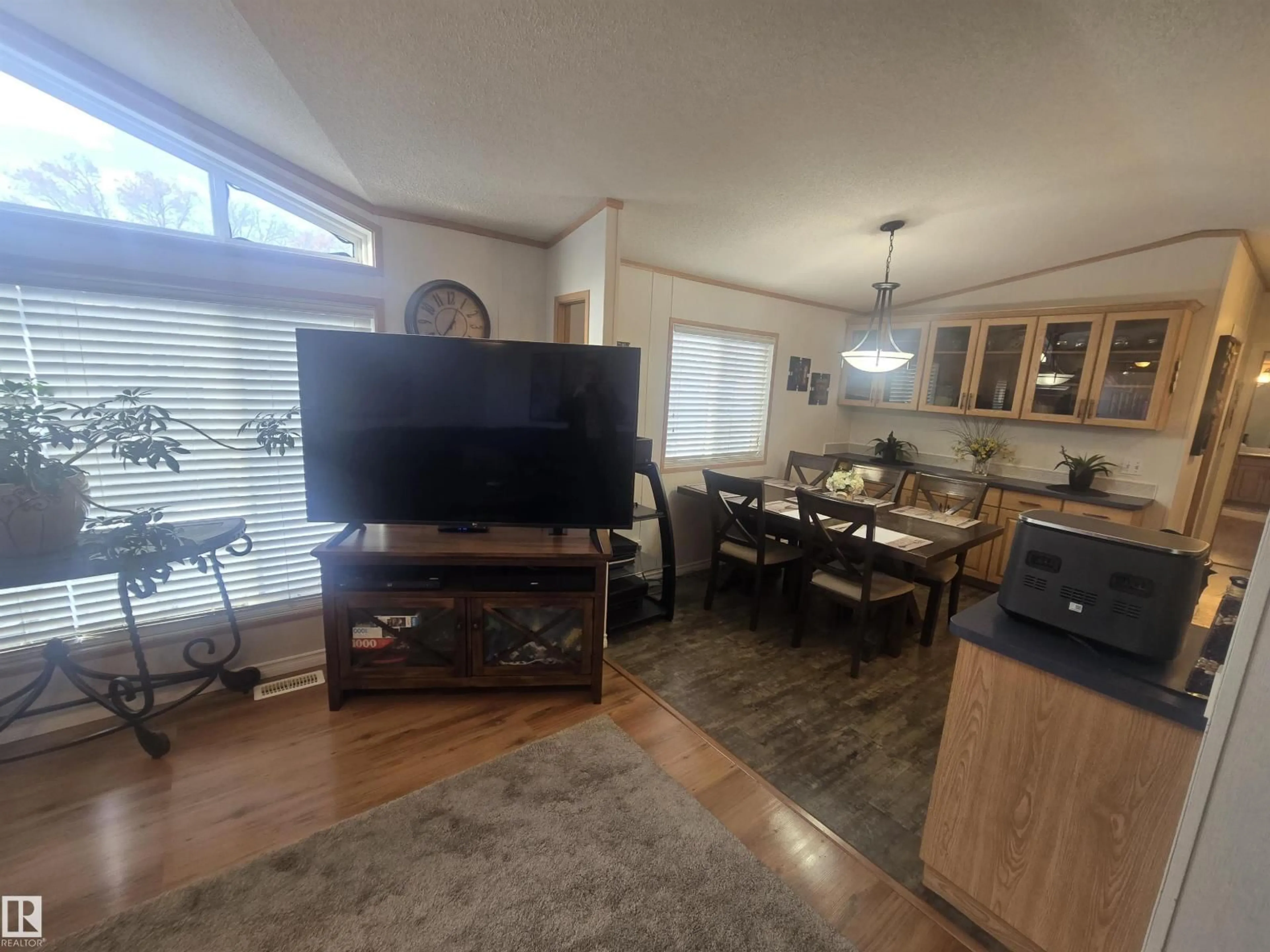 A pic of a room for 678 EVERGREEN DR, Edmonton Alberta T5Y4M2