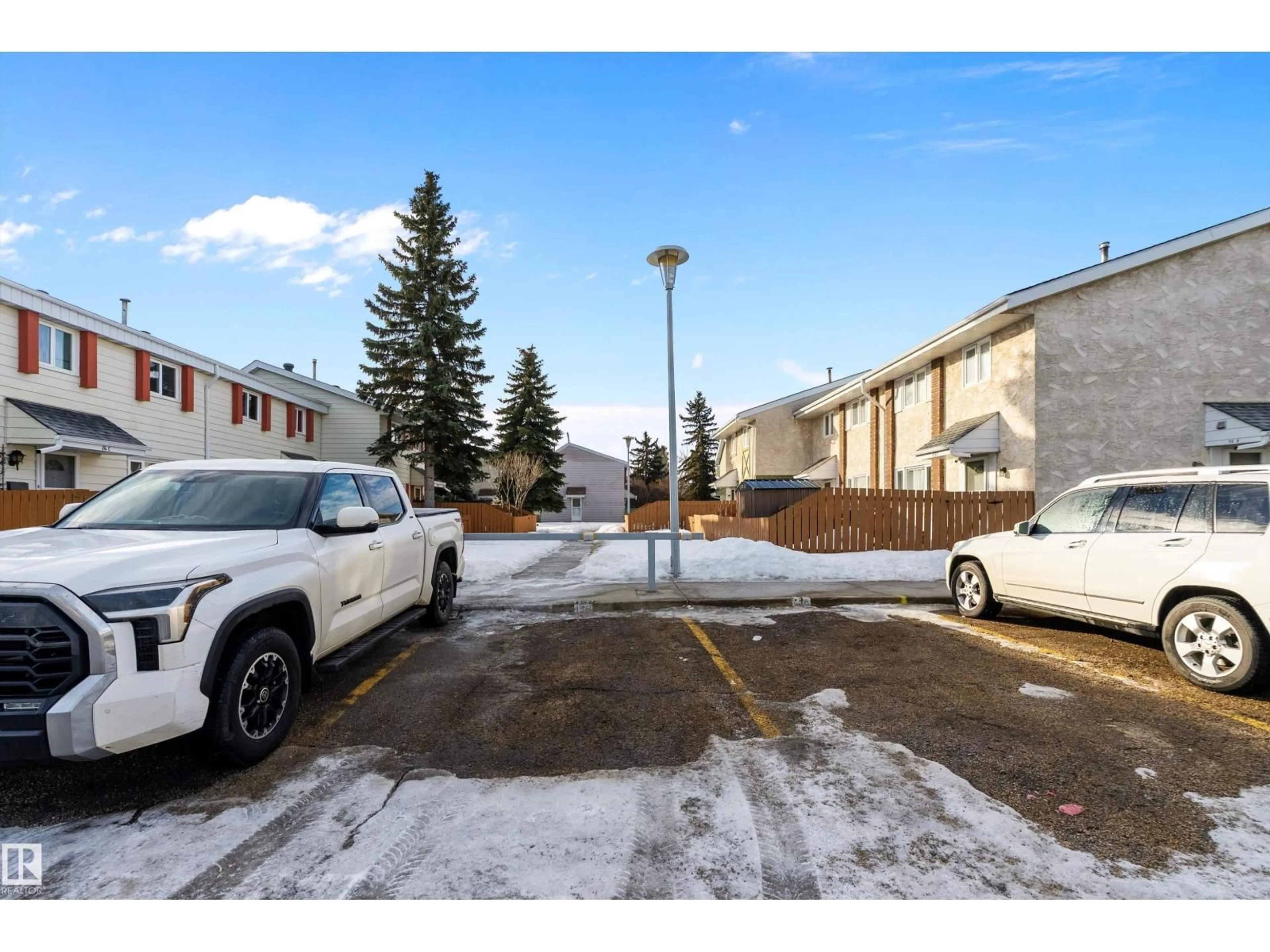 Parking for C - 15 CALLINGWOOD CT, Edmonton Alberta T5T0H5
