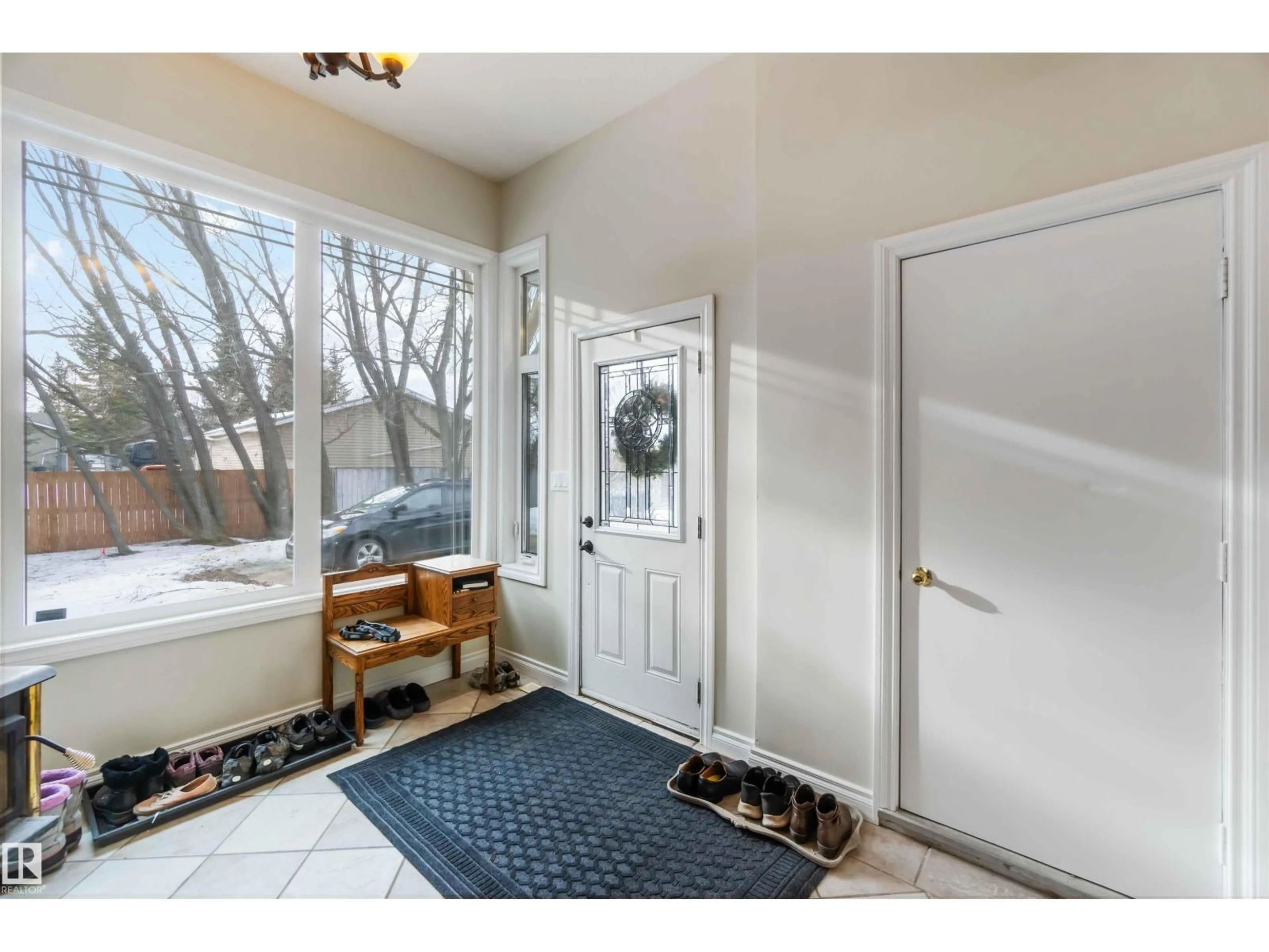 Indoor entryway for 91 - 54200 RGE ROAD 265, Rural Sturgeon County Alberta T8T0E2