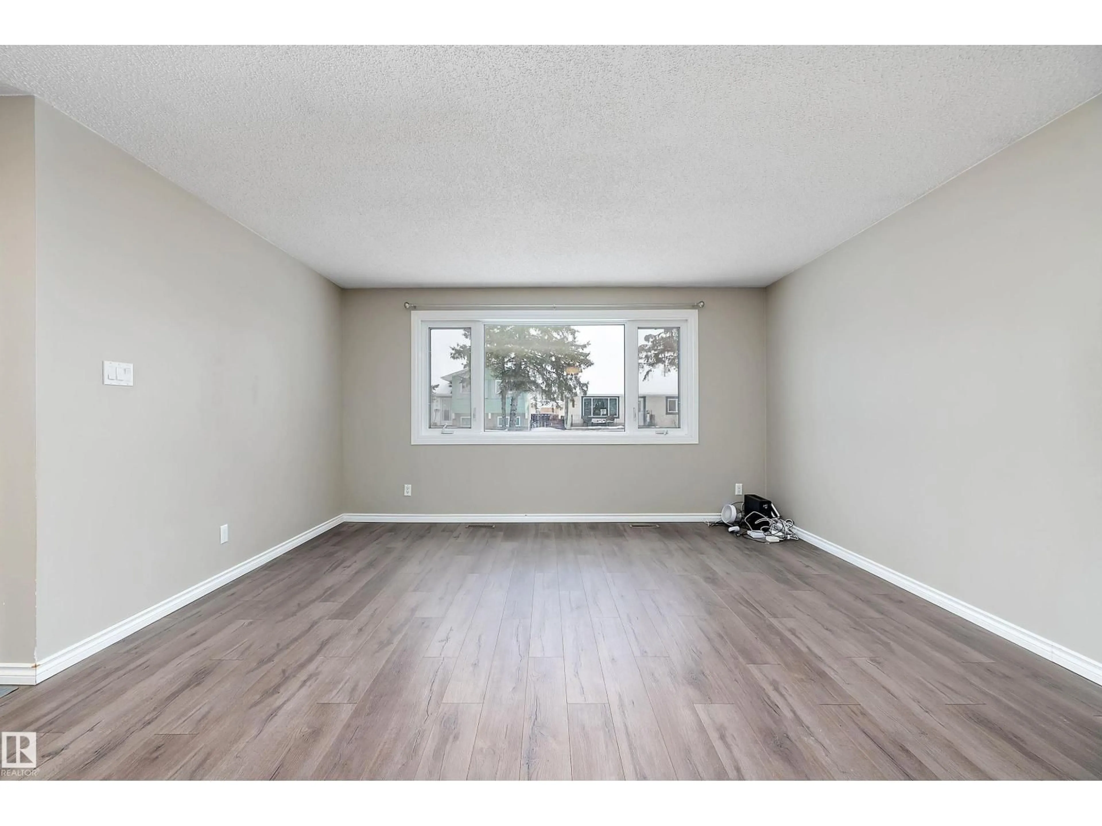 A pic of a room for 10 WILD HAY DR, Devon Alberta T9G1S5