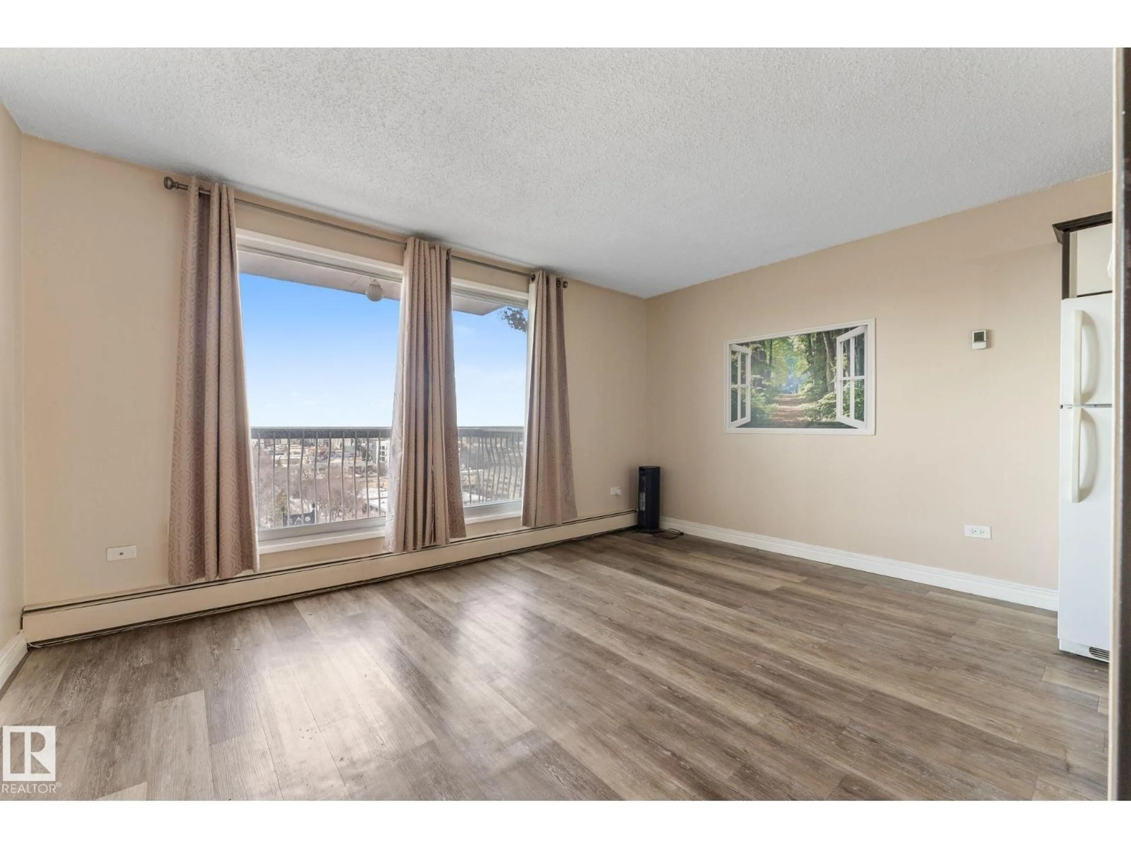 A pic of a room for 10150 - 1202 117 ST NW, Edmonton Alberta T5K2J2
