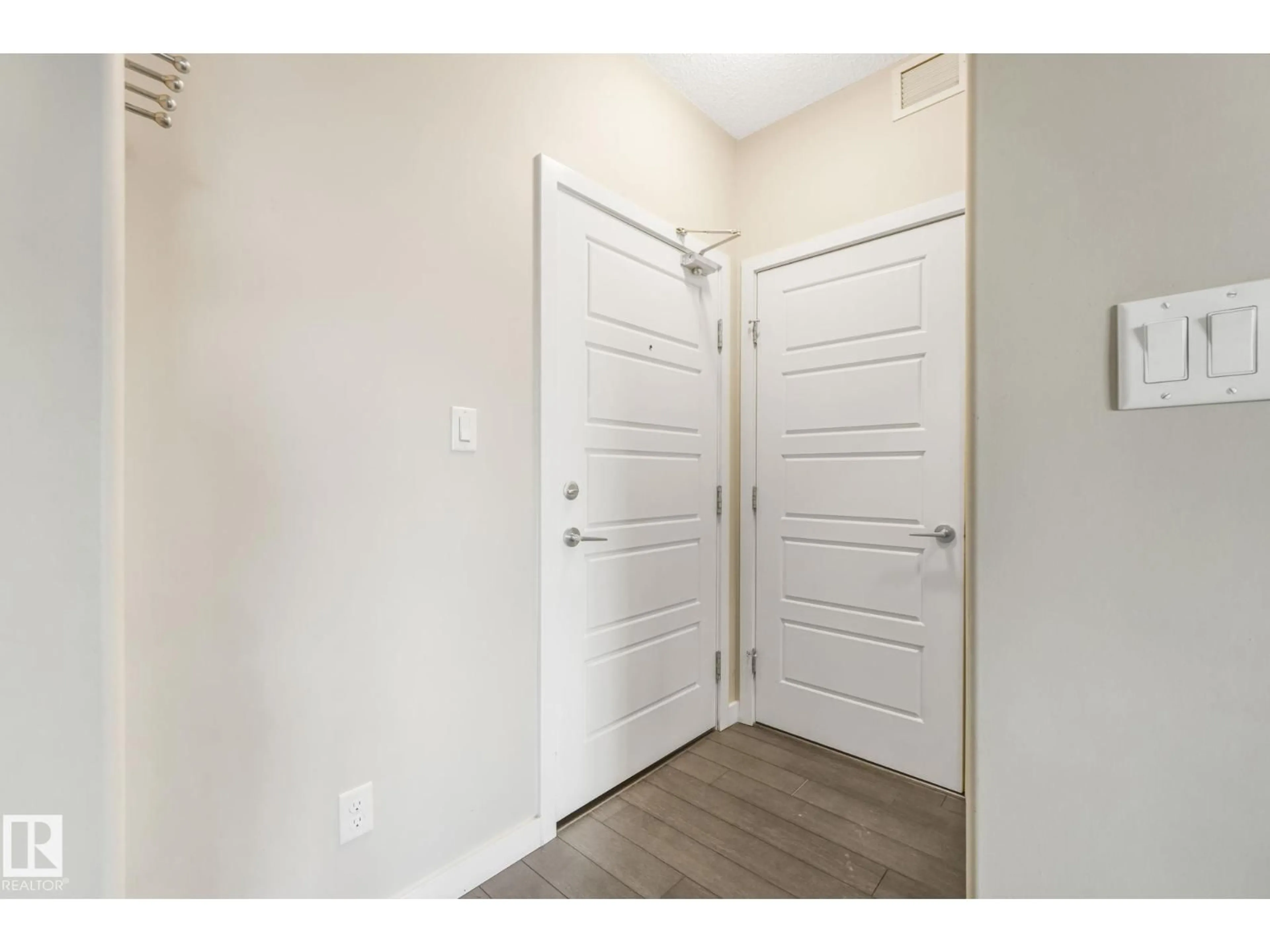 Indoor entryway for #414 - 507 ALBANY WY, Edmonton Alberta T6V0L9