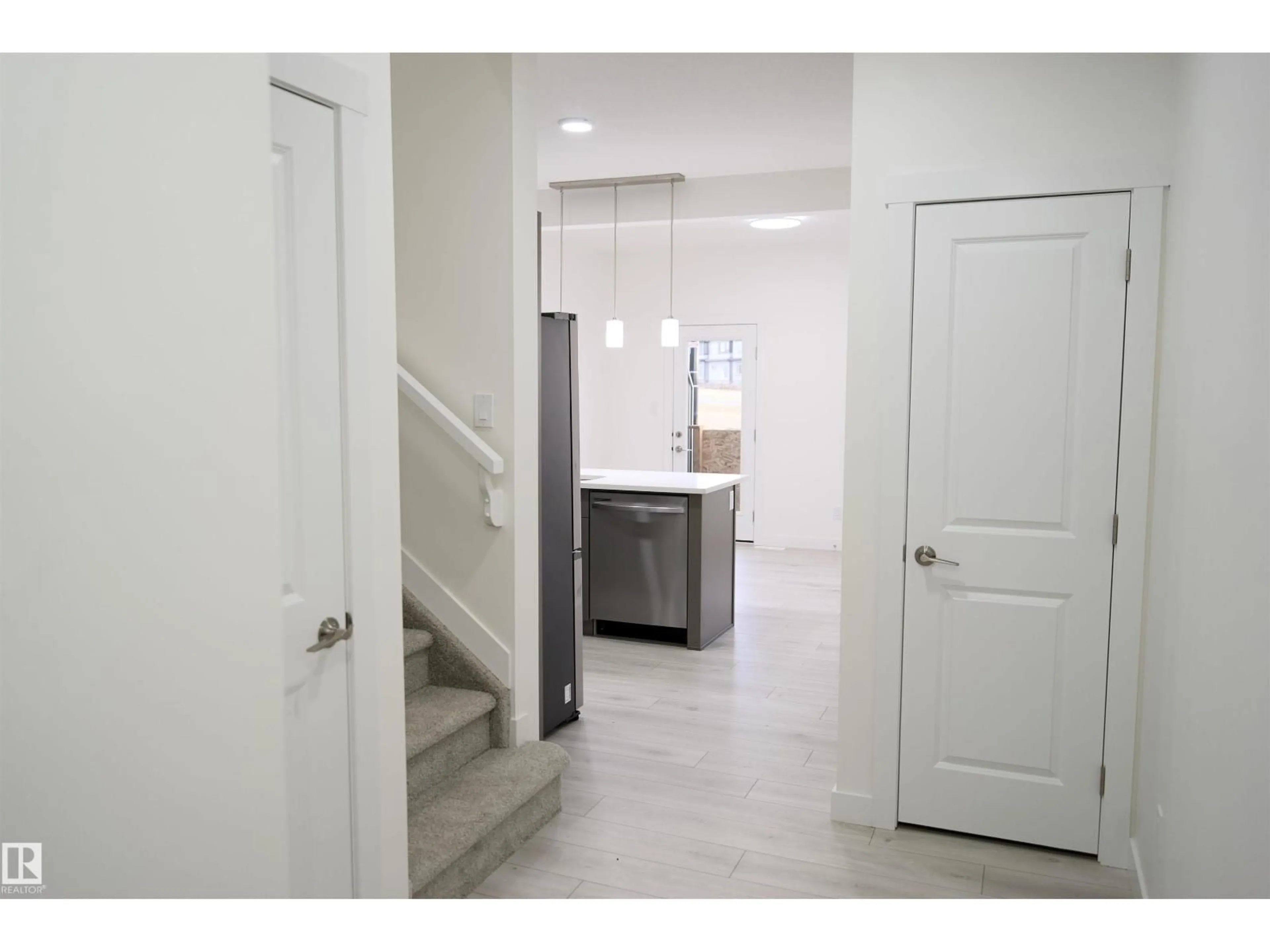 Indoor entryway for #12 - 2710 66 STREET, Edmonton Alberta T6X1A3