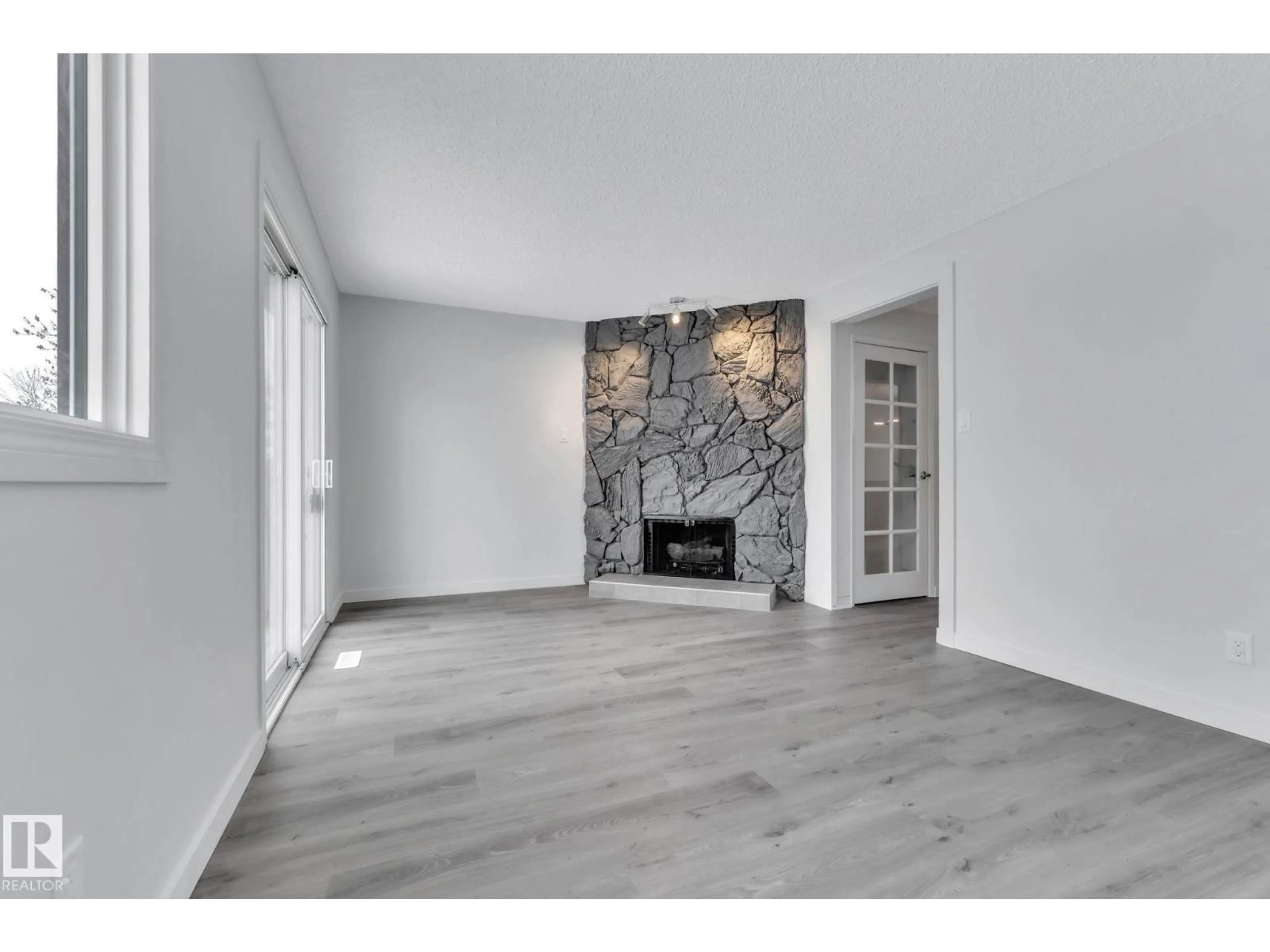 A pic of a room for 1281 HOOKE RD, Edmonton Alberta T5A4A5