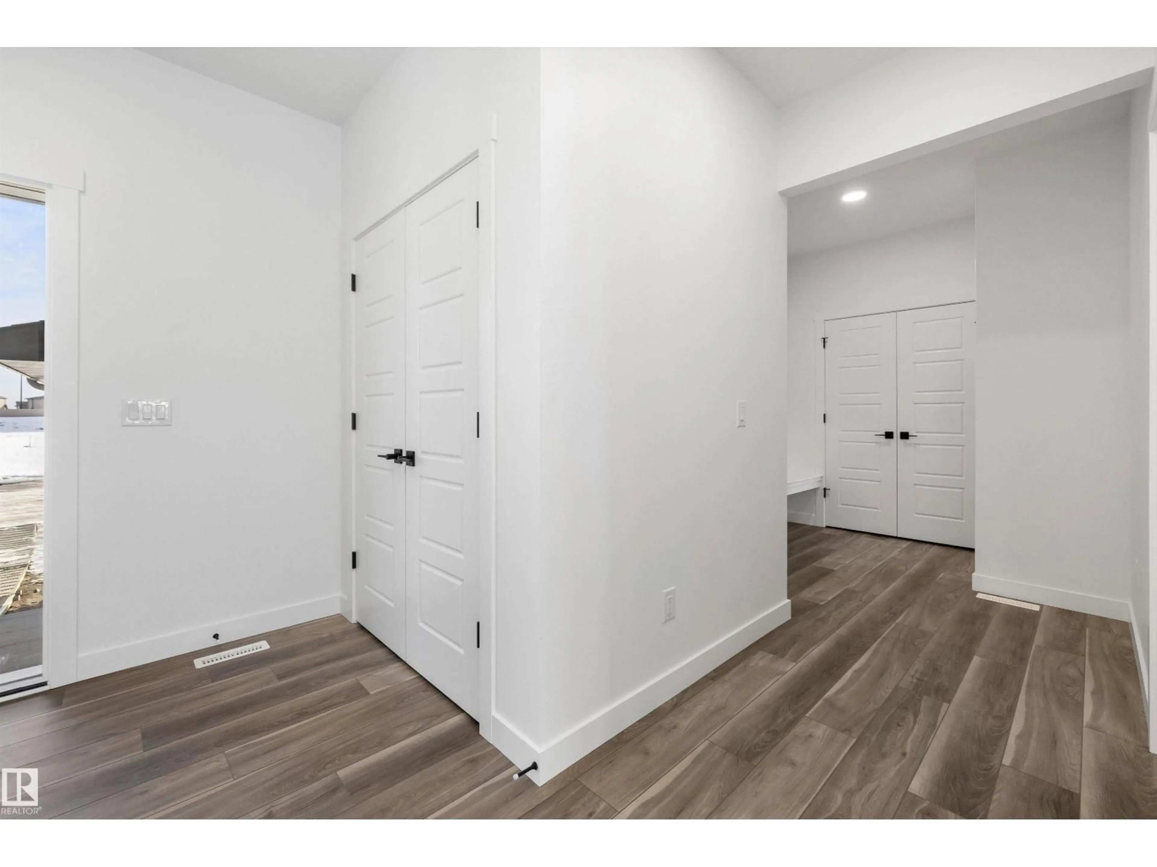 Indoor entryway for NW - 19428 25 AV, Edmonton Alberta T6M1P5