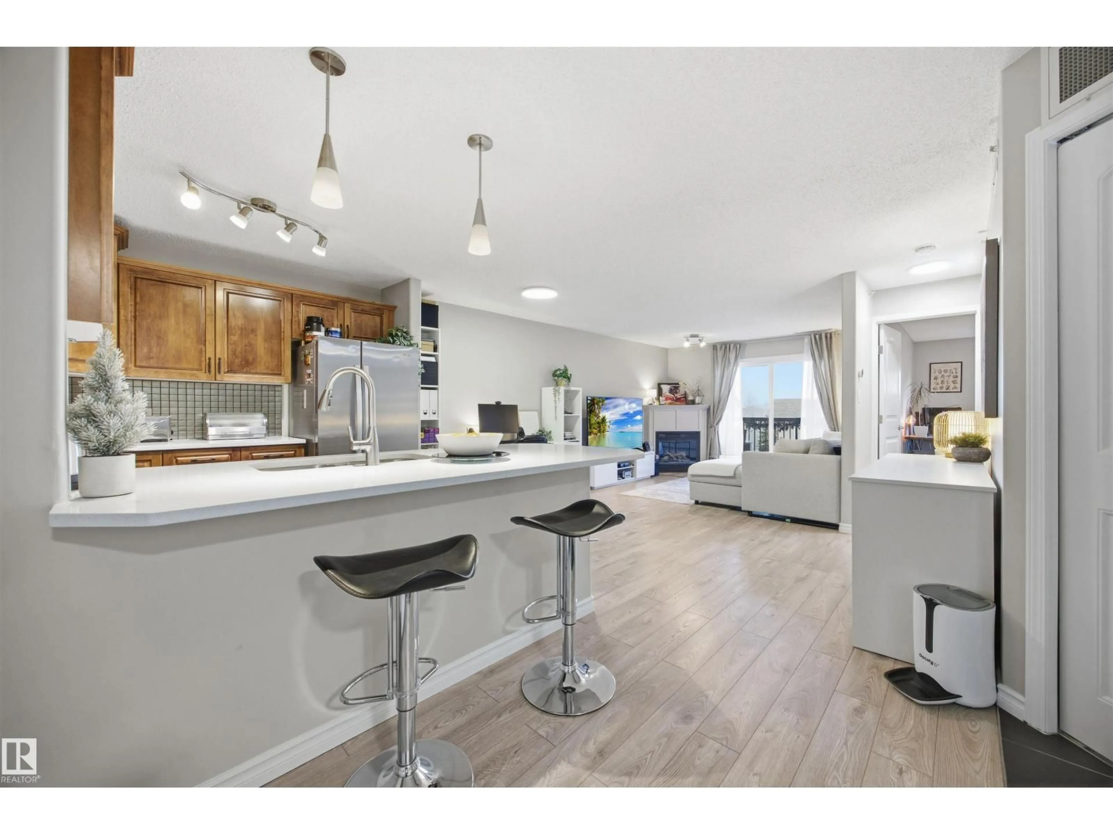 Open concept kitchen, unknown for 310 17407 99 AV NW, Edmonton Alberta T5T0W7