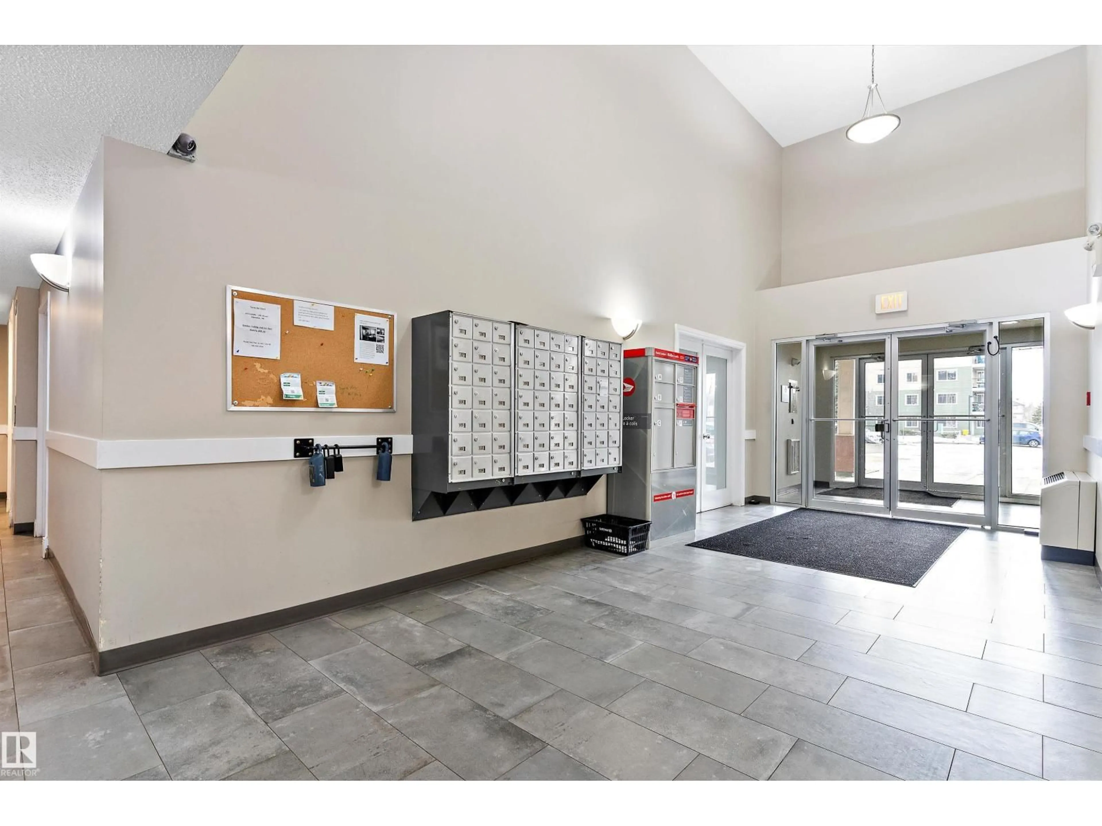 Indoor foyer for 6925 - 317 199 ST, Edmonton Alberta T5T3X8