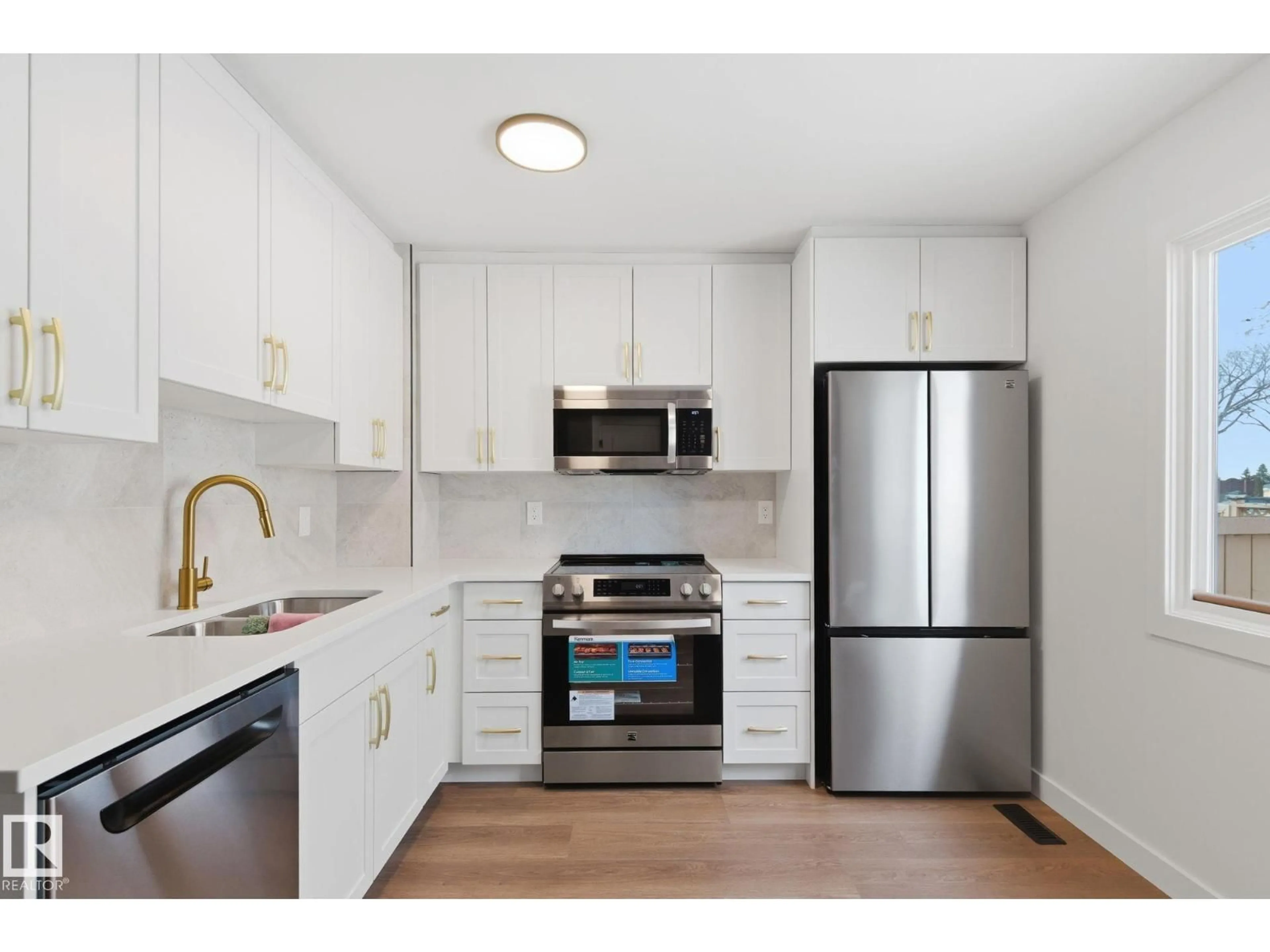 Standard kitchen, unknown for 14630 54 ST, Edmonton Alberta T5A4L5