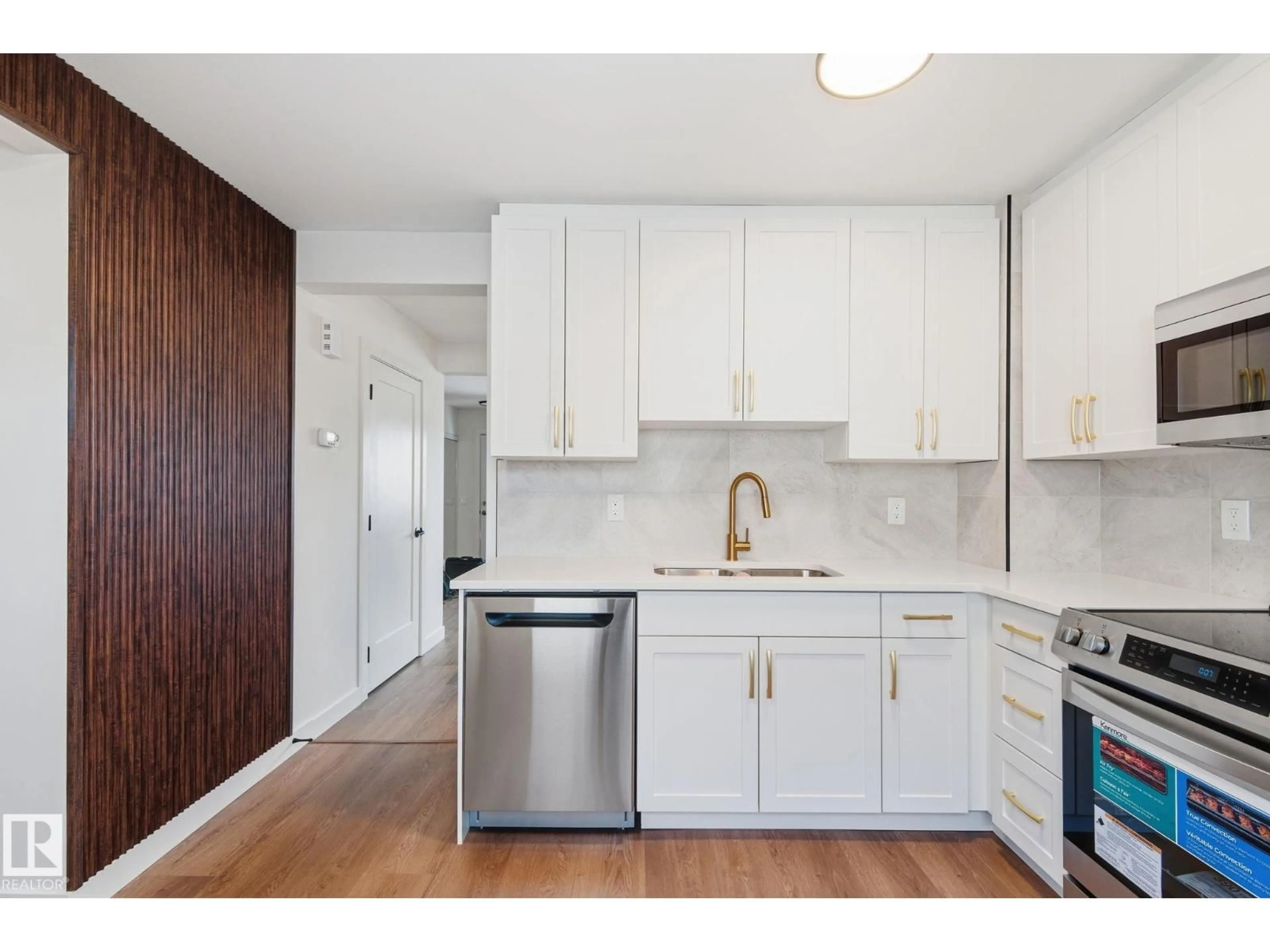 Standard kitchen, wood/laminate floor for 14630 54 ST, Edmonton Alberta T5A4L5