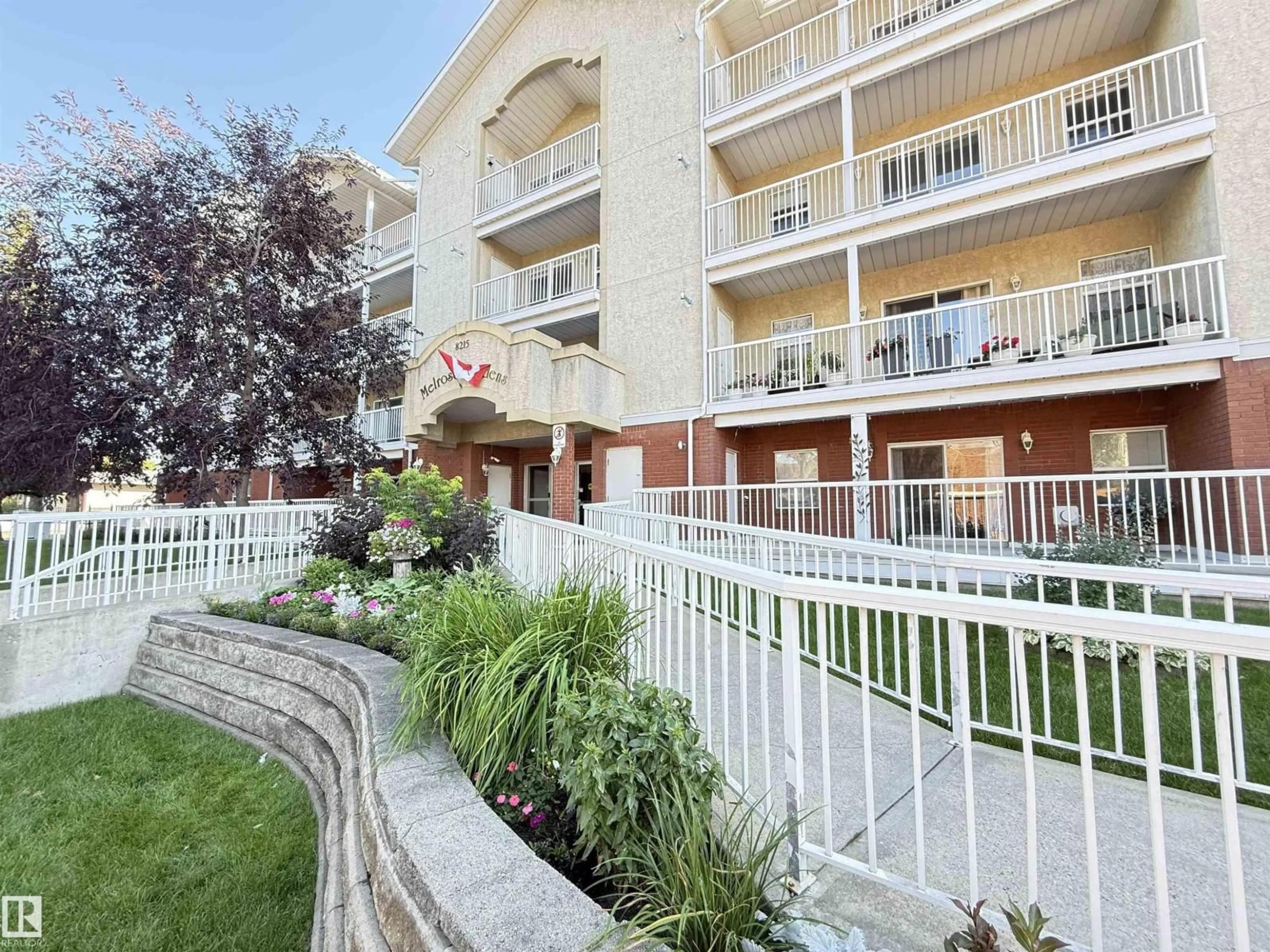 Patio, unknown for 302 - 8215 84 AV, Edmonton Alberta T6C4R2