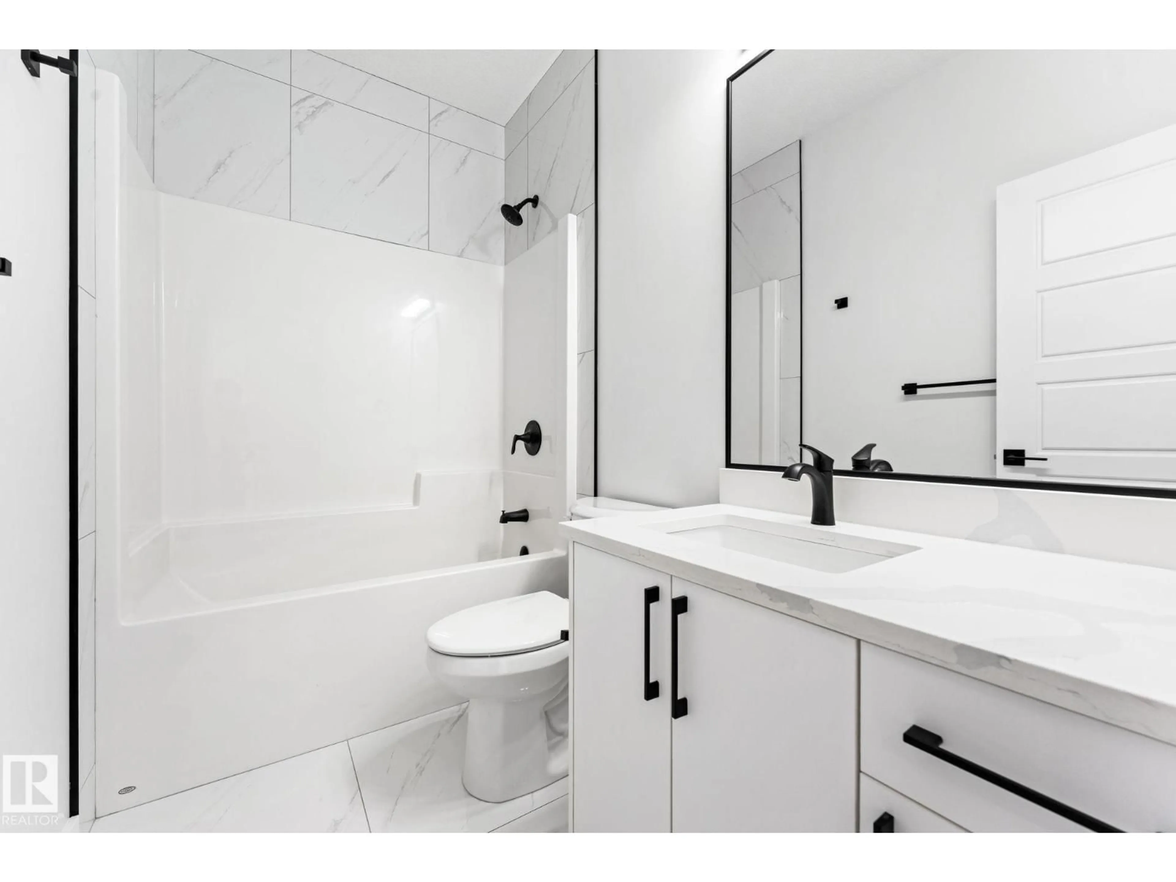 Standard bathroom, ceramic/tile floor for 3 PIERWYCK LO, Spruce Grove Alberta T7X3H1