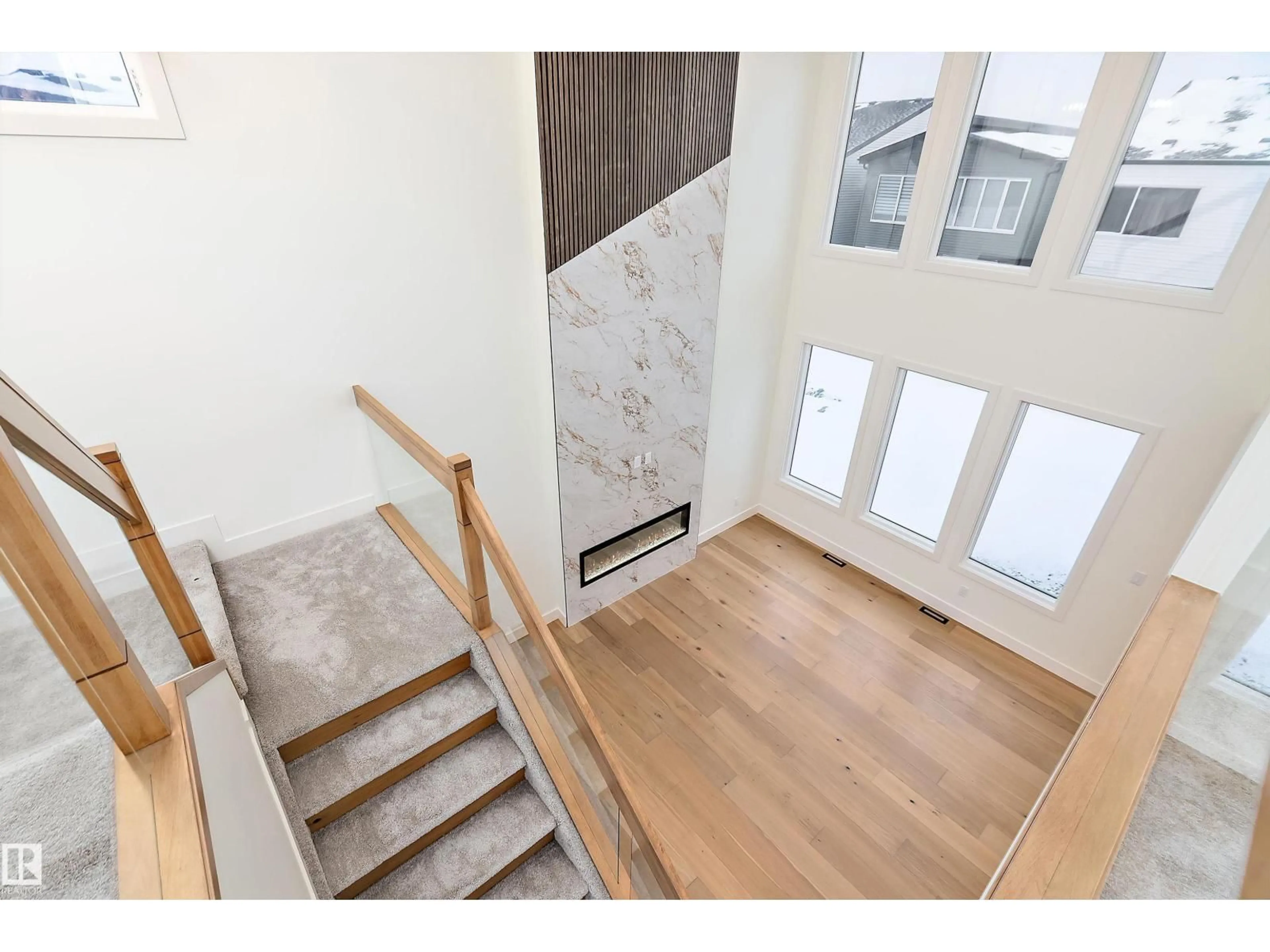 Unknown for 6887 KNOX LO SW, Edmonton Alberta T6W4R3