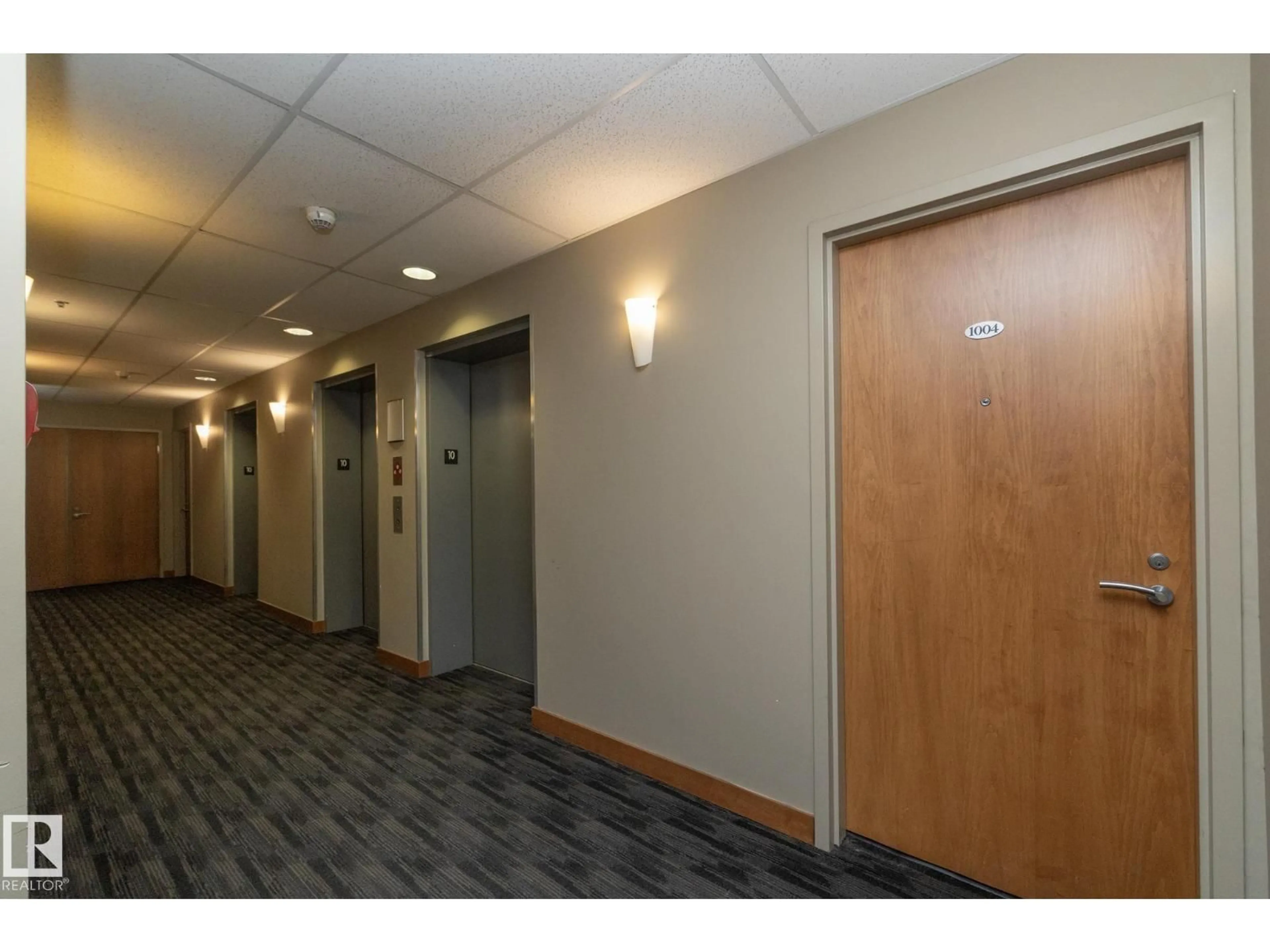 Indoor foyer for 1004 - 10136 104 ST NW, Edmonton Alberta T5J0B5