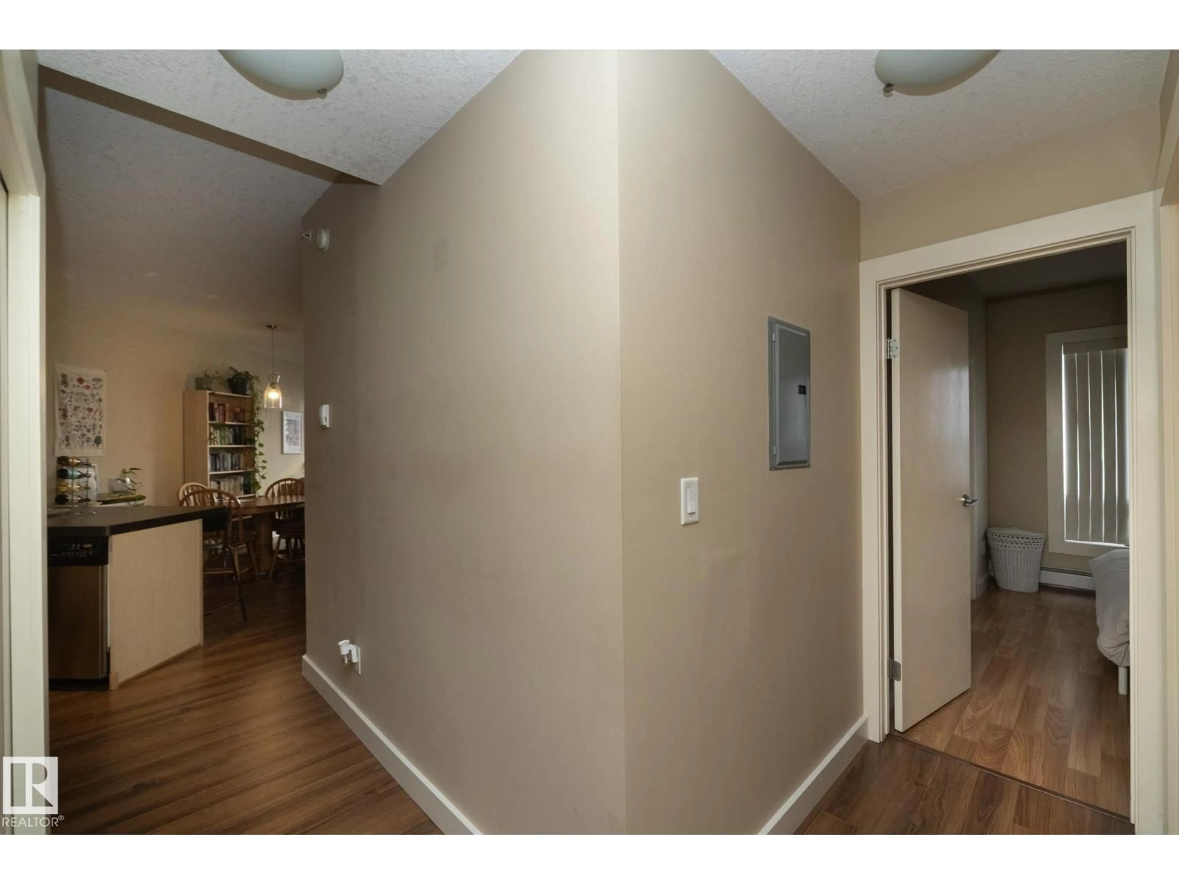 Unknown for 1004 - 10136 104 ST NW, Edmonton Alberta T5J0B5