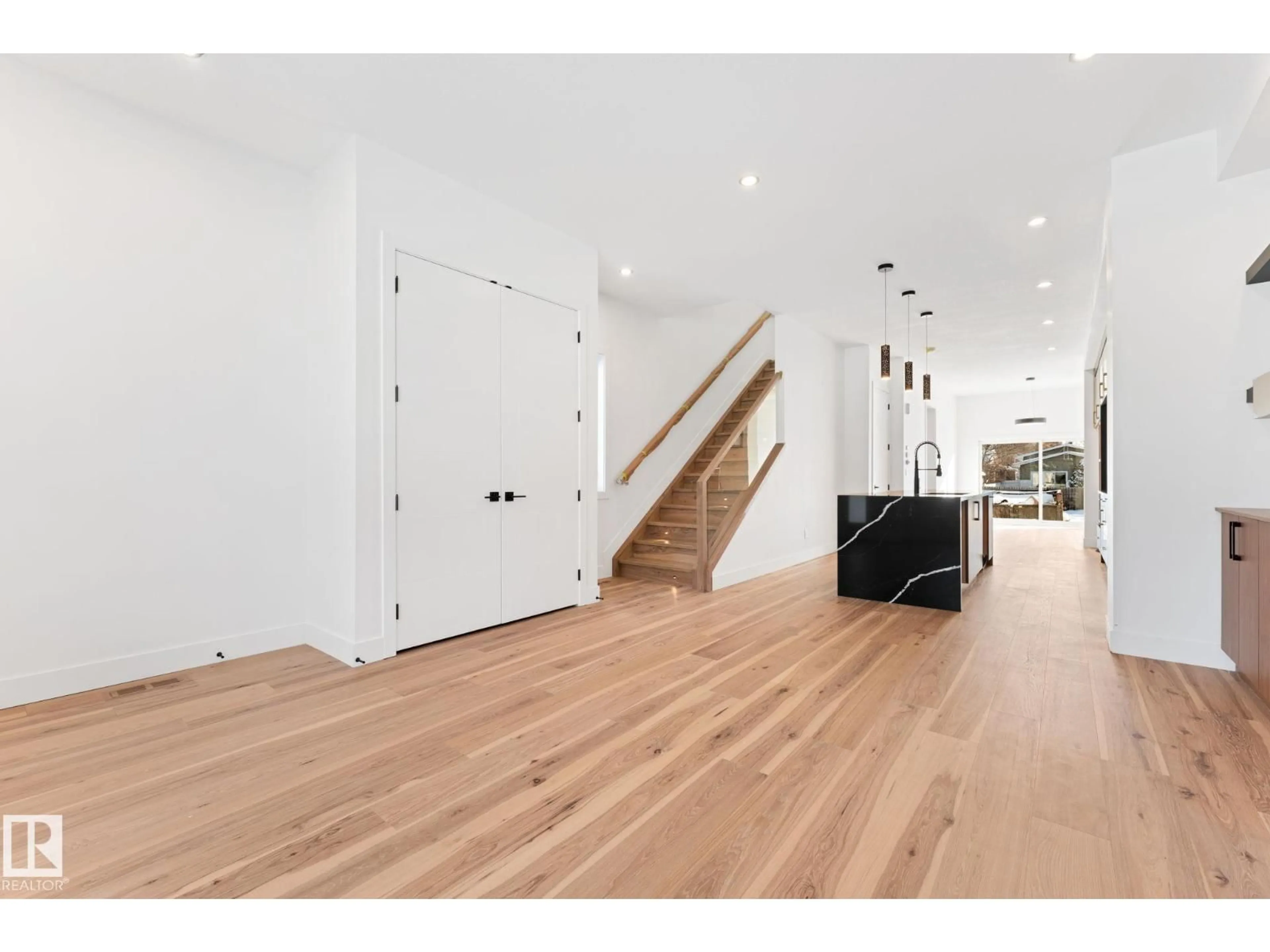 Indoor foyer for NW - 11021 132 STREET, Edmonton Alberta T8N7K9