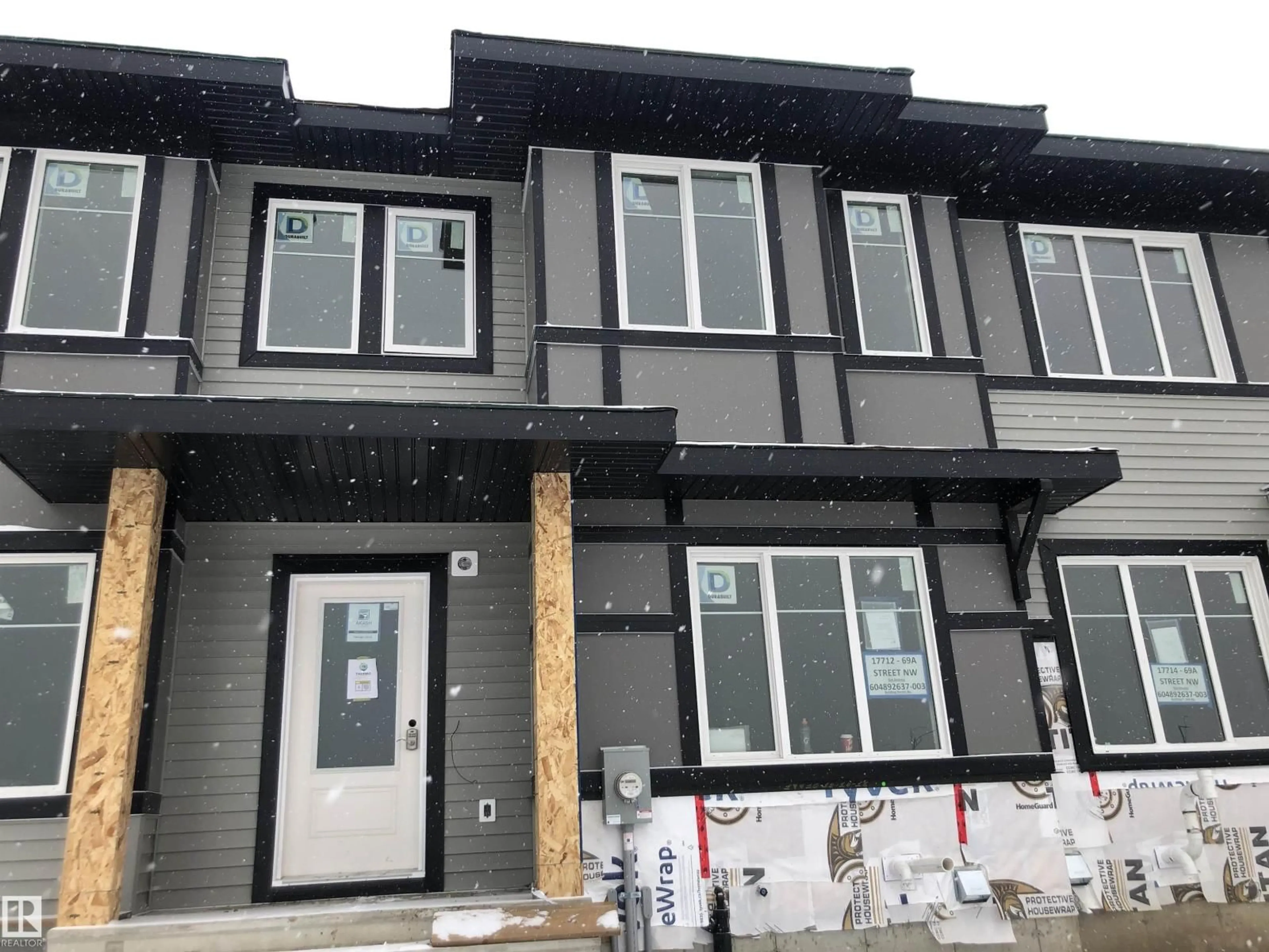 Home with vinyl exterior material, street for NW - 17712 69A ST, Edmonton Alberta T5Z0W6
