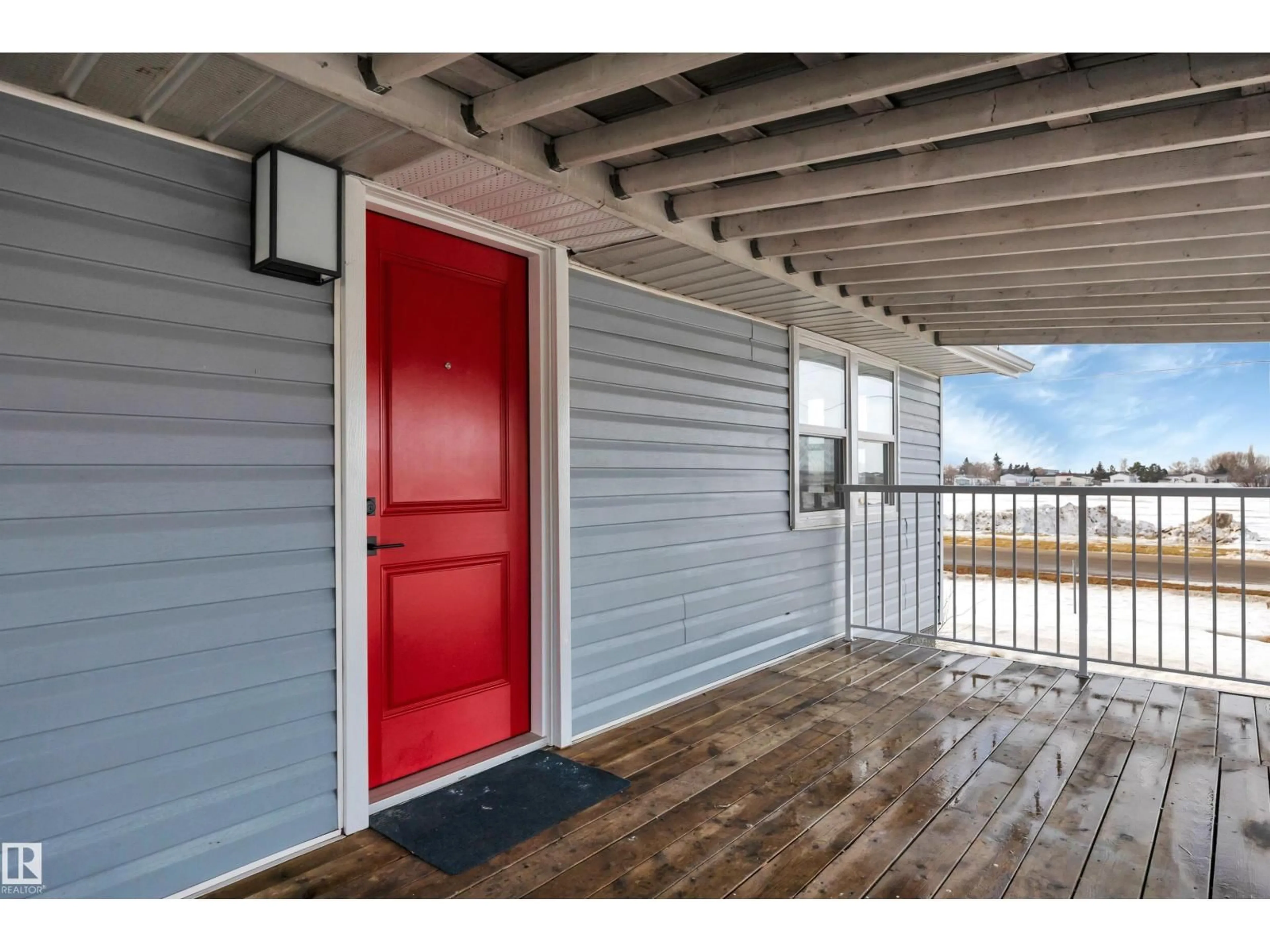 Indoor entryway for 5021 46 AV, Calmar Alberta T0C0V0